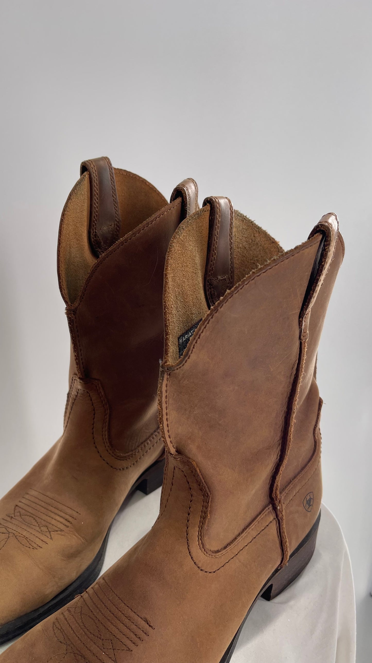 ARIAT Light Brown Square Toe Thick Leather Cowboy Boots (9.5)