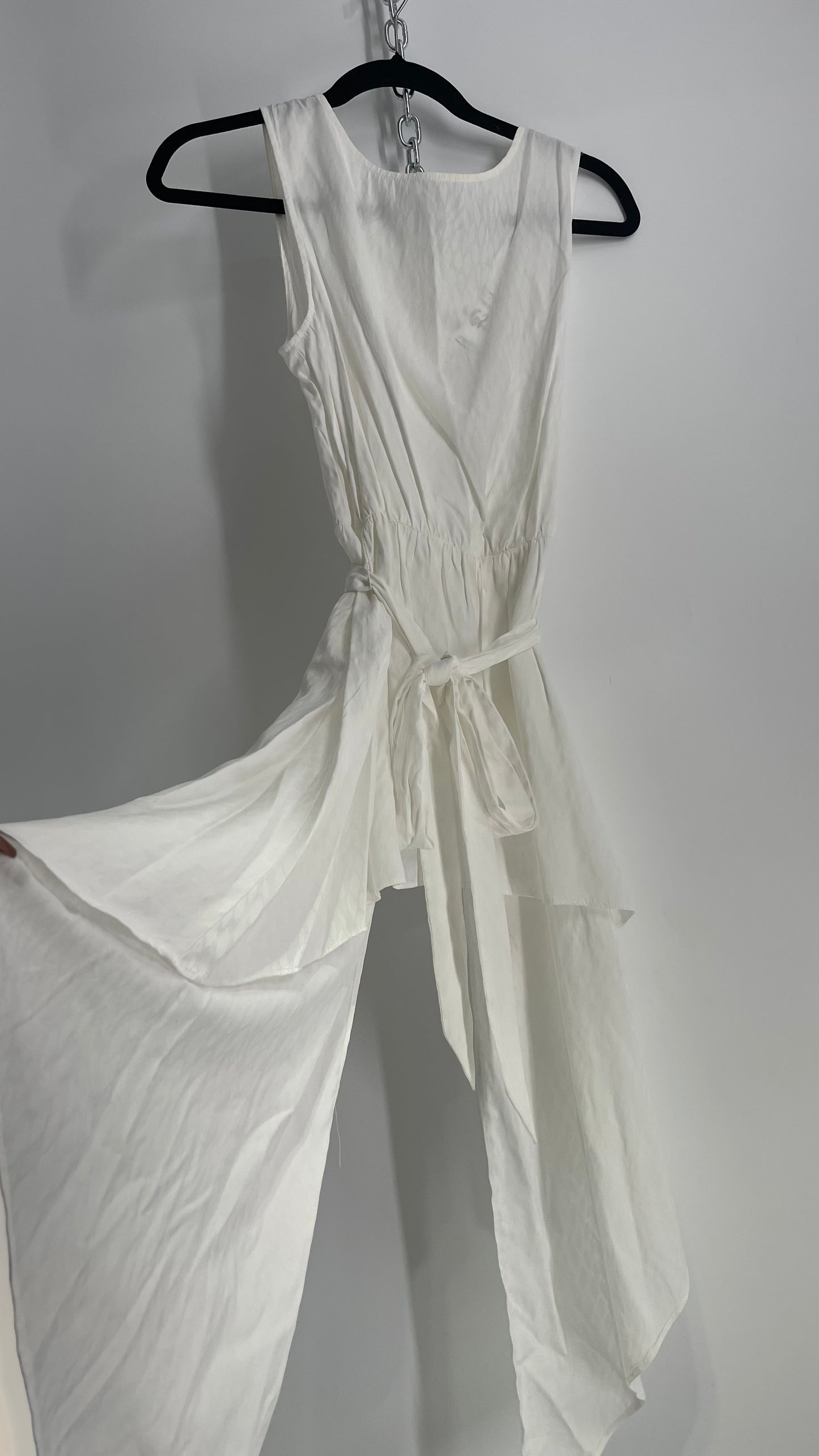 Sachin + Babi Anthropologie White Asymmetrical Hem Tunic Blouse (Medium)