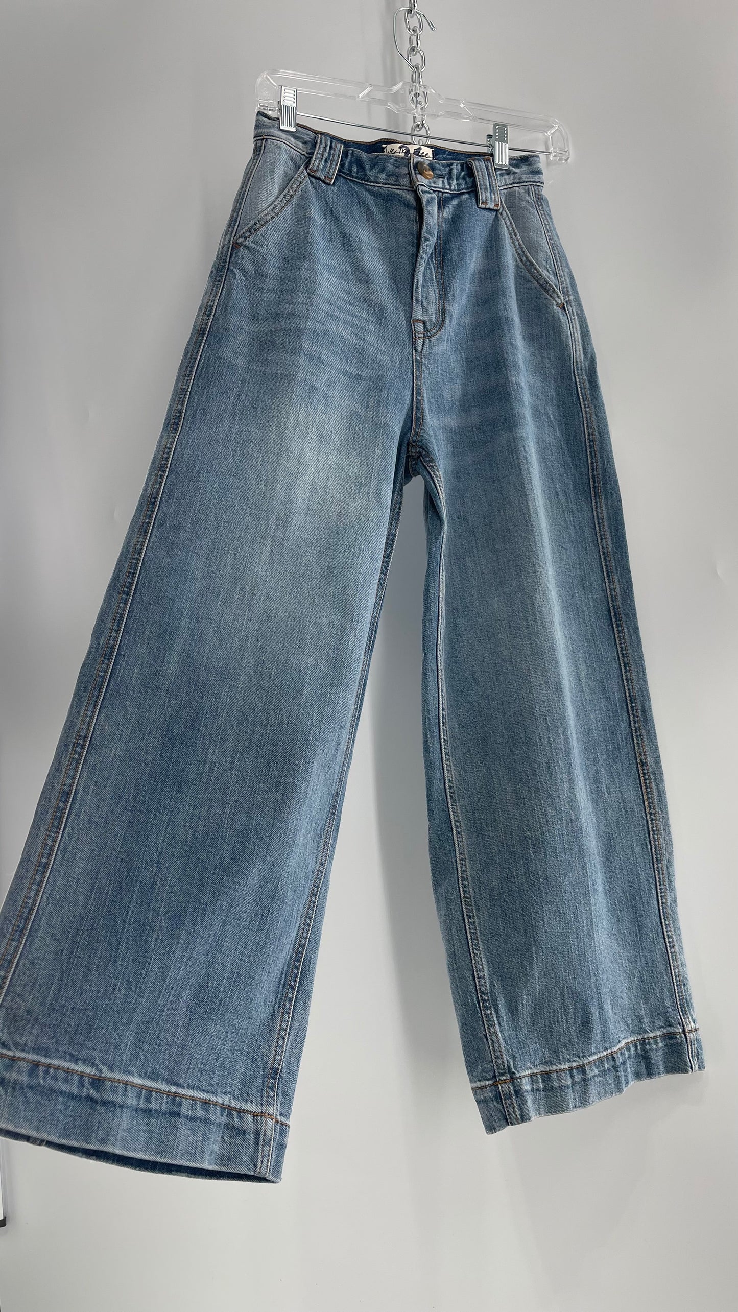 Free People Light Wash Wide Leg Slouchy Jeans (26)