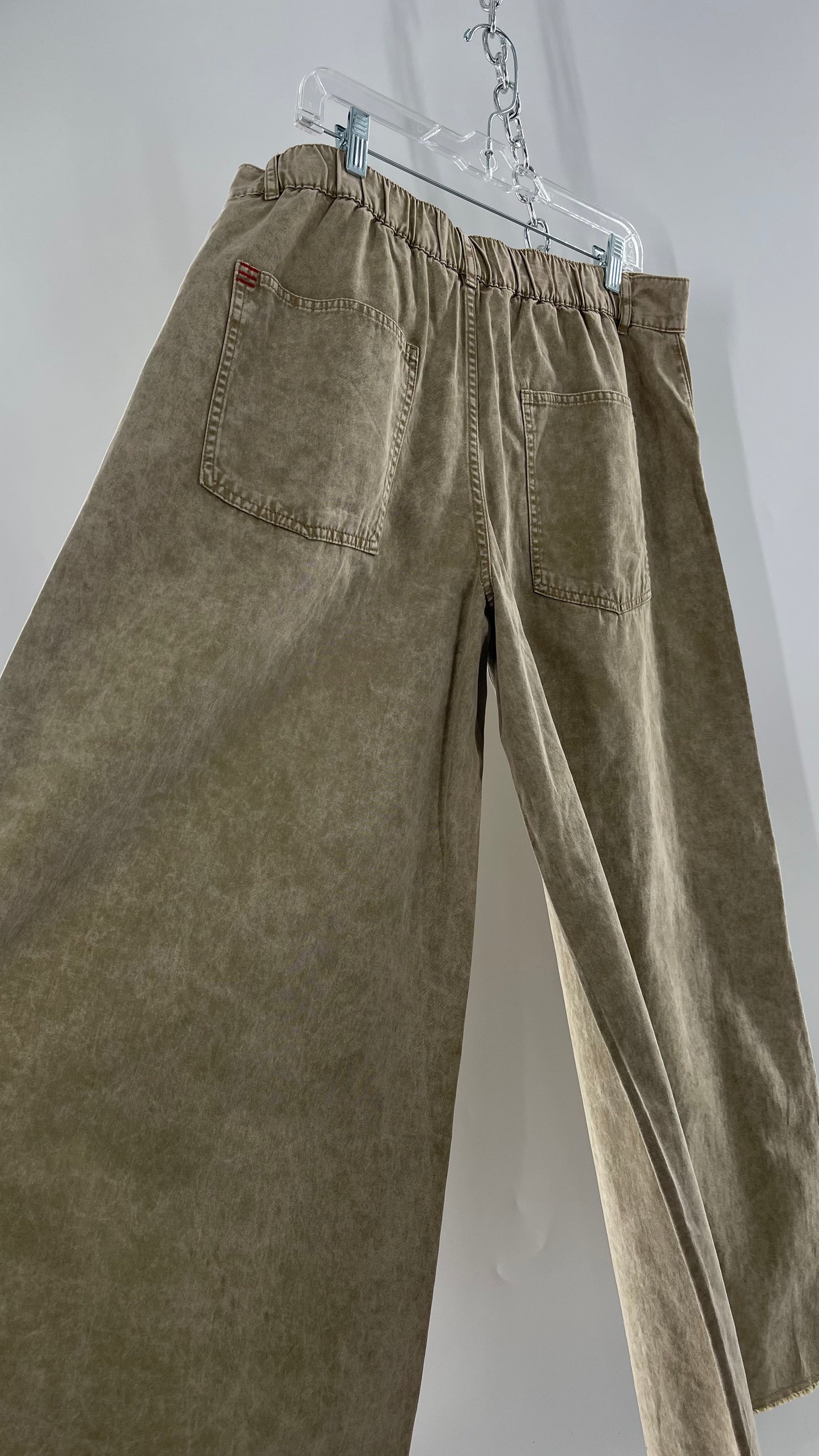 BDG Tan Ultra Wide Leg Acid Wash Jeans with Raw Edge Hem (32)
