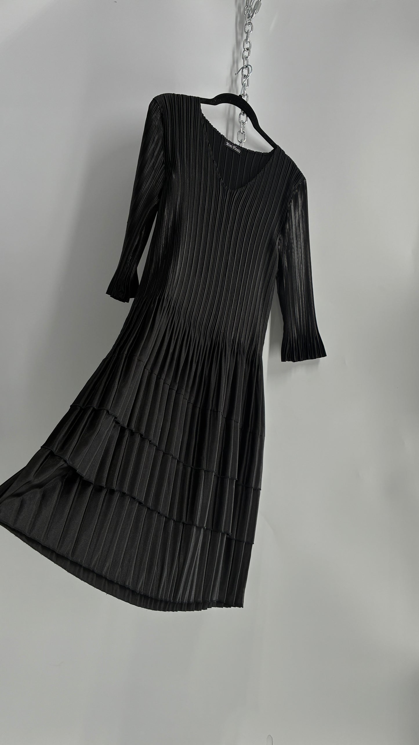 Vintage MINI PLEATS Black Tiered Dress (M-L)