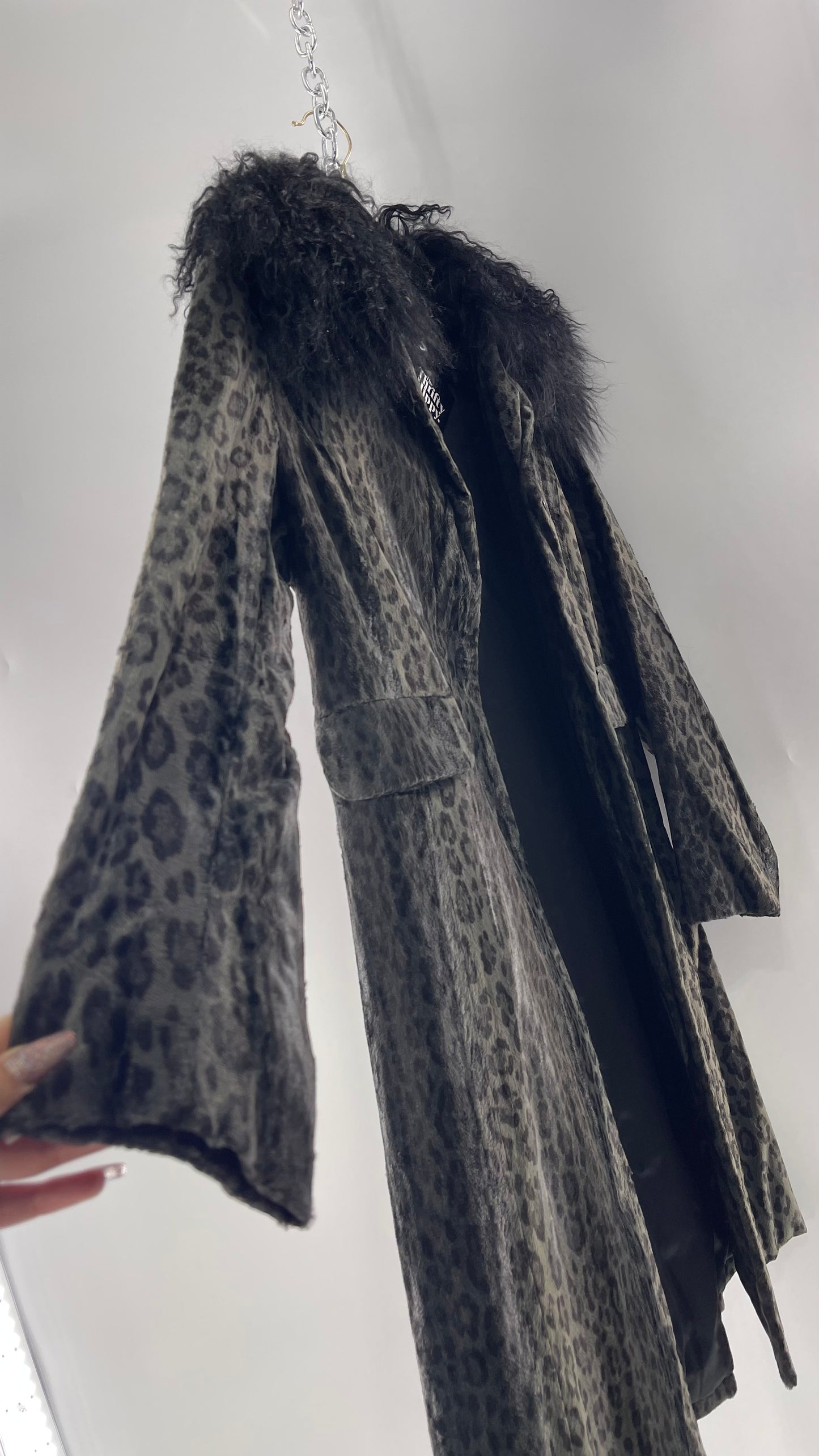 Vintage Romanian RAMOSTEPH Black/Gray Leopard Print Coat with Mongolian Fur Collar (Medium)