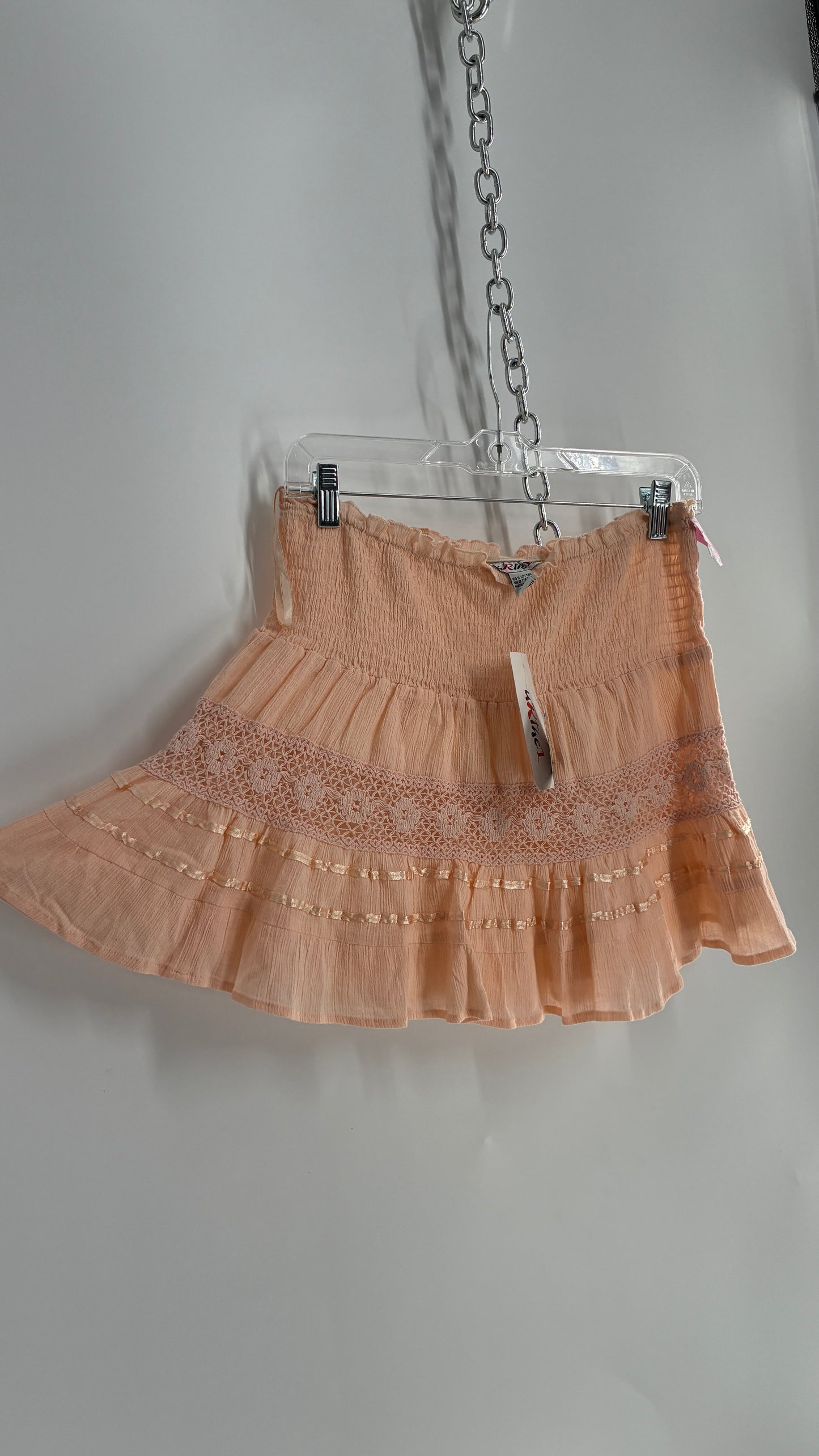 Deadstock Vintage URthe1 Pink Satin Ribbon and Crochet Lace Mini Skirt (Large)