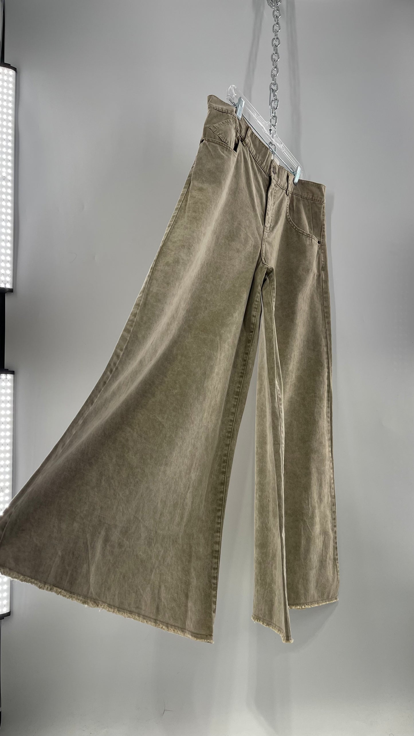 BDG Tan Ultra Wide Leg Acid Wash Jeans with Raw Edge Hem (32)