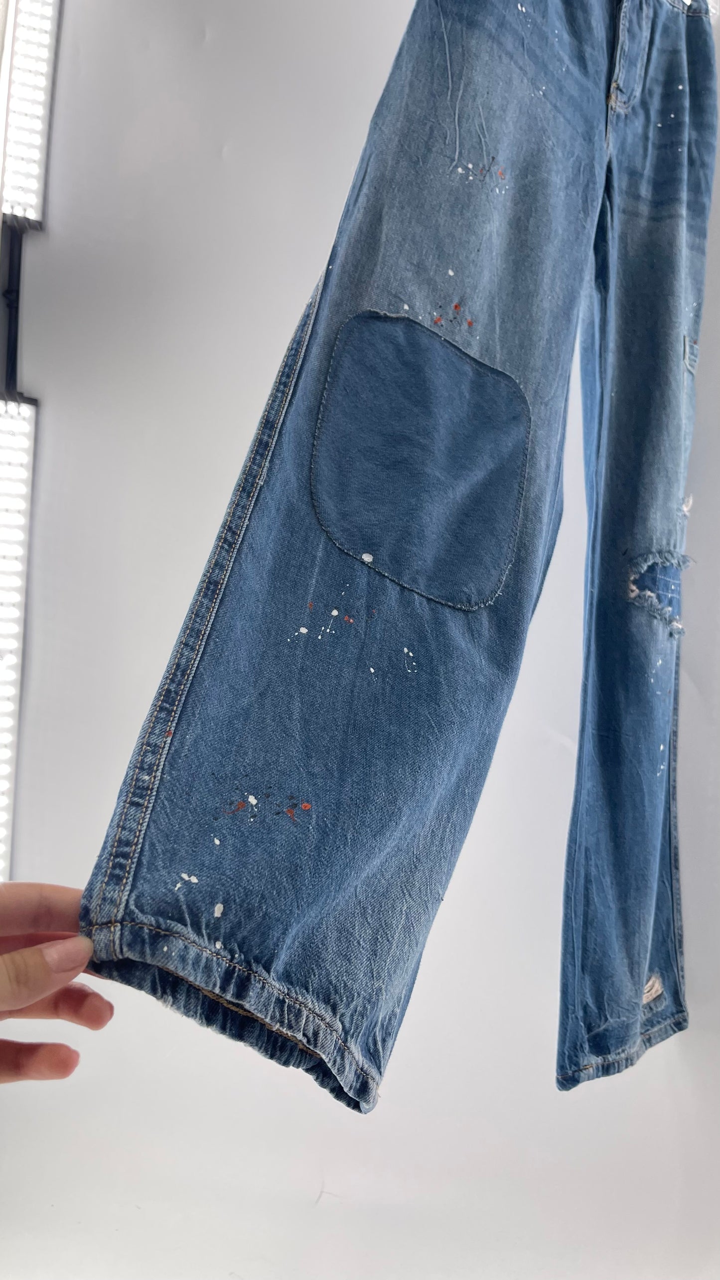 Free People Paint Splash Cargo/Carpenter Starving Artist Slouchy Medium Wash Jeans (24)