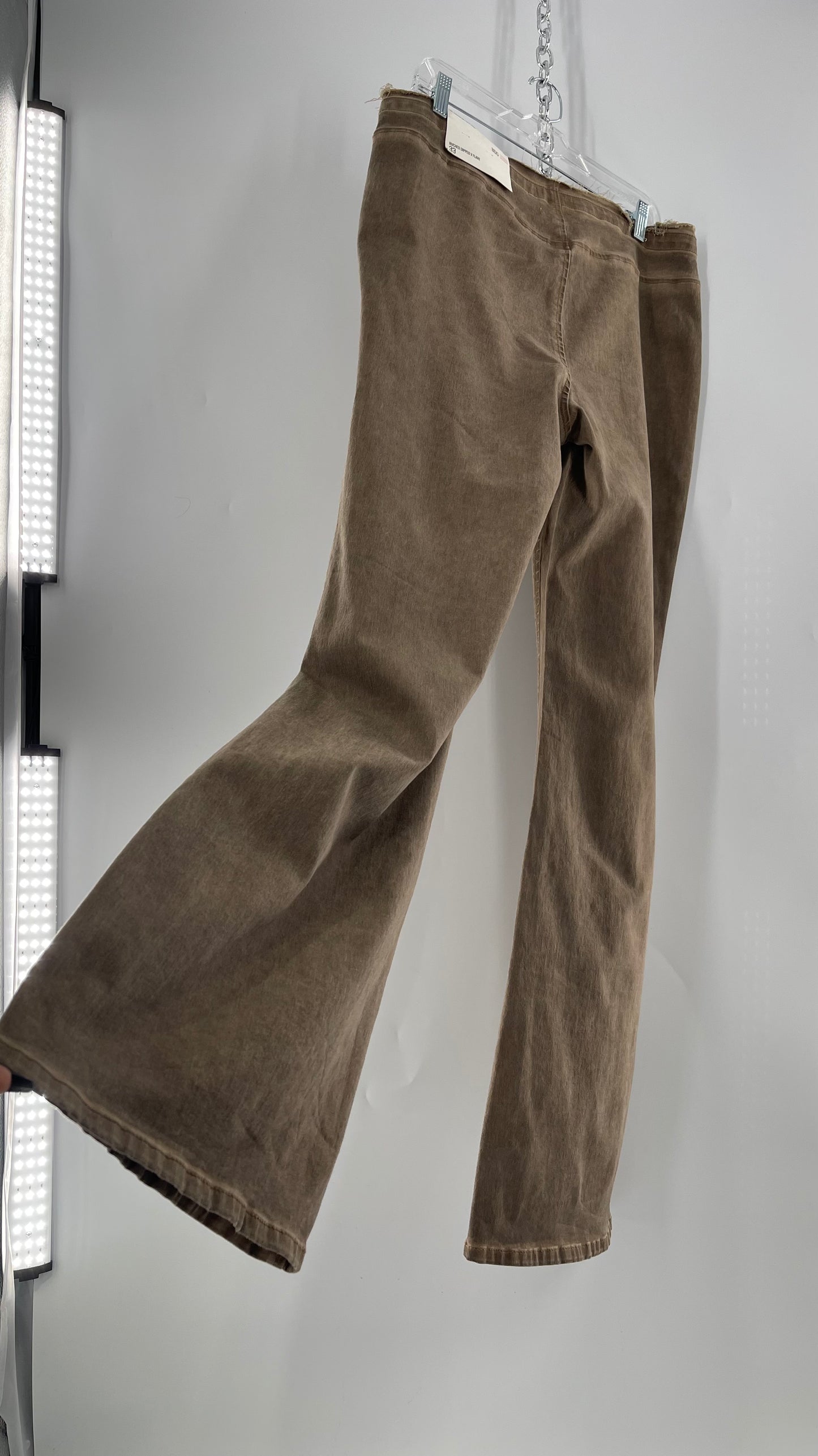 BDG Brown Scrunch Front Kick Flare Bell Bottoms with Side Zipper (33)