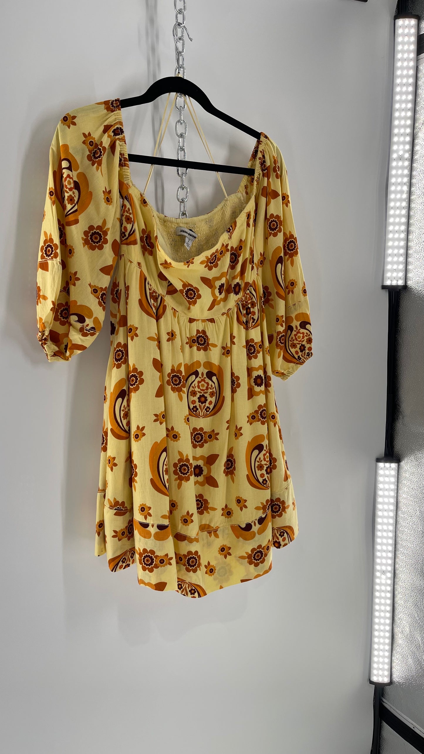 Urban Outfitters 1970s Puff Sleeve Retro Printed Babydoll Mini (Small)