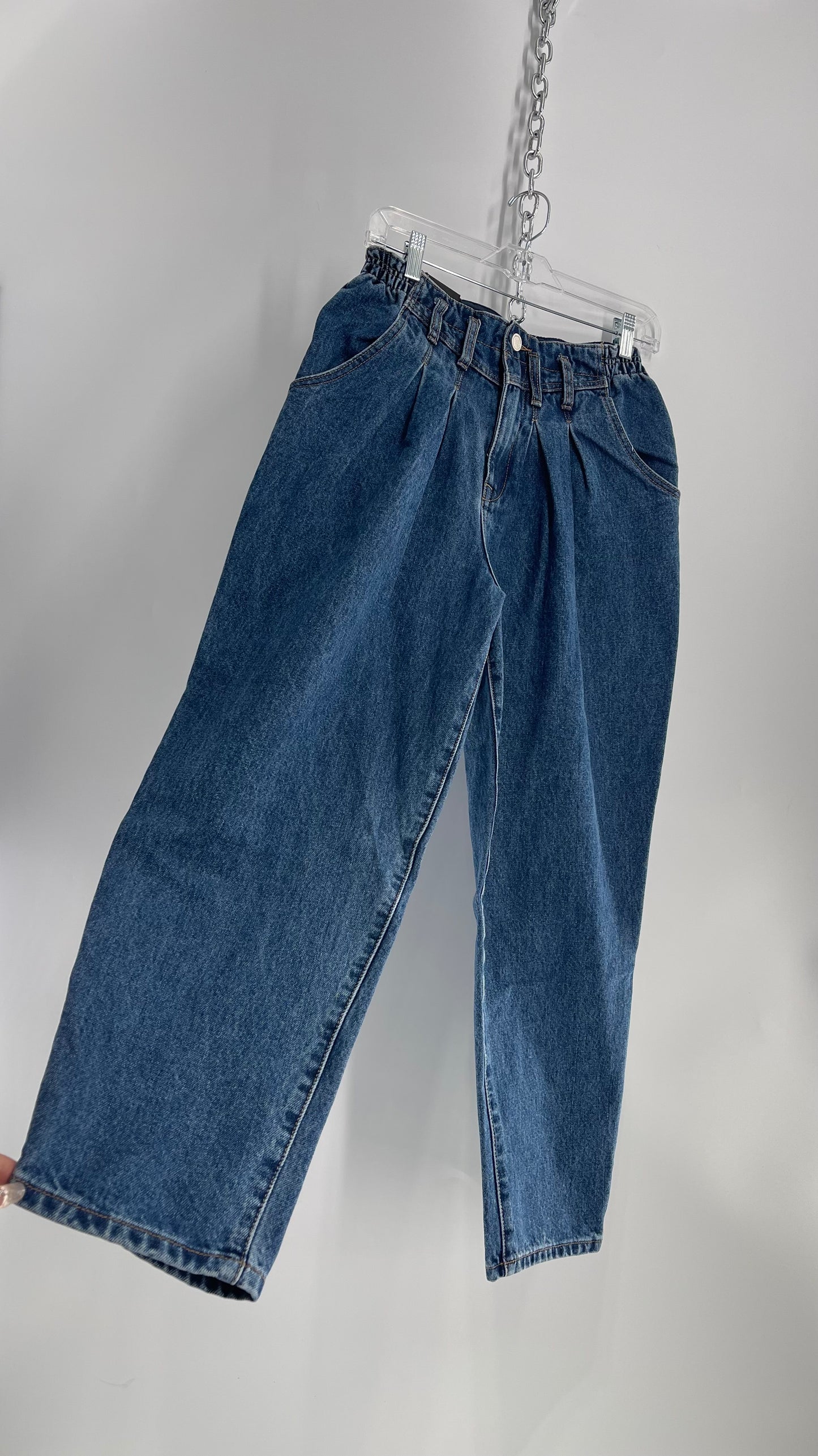 BLANKNYC Baxter Mid Rise Mid Wash Pleated Vintage Style Mom Jean with Tags Attached (27)