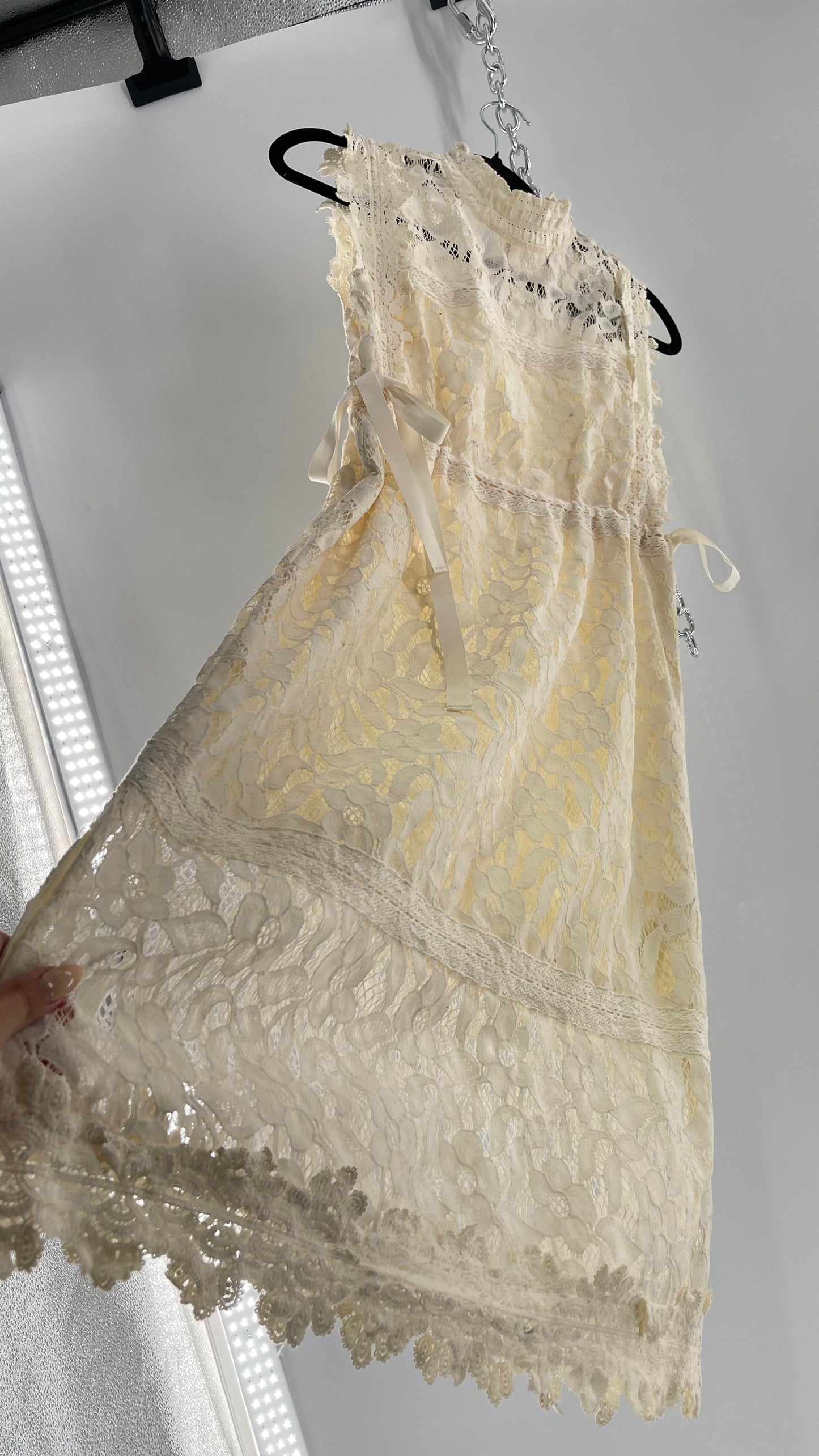 Eri + Ali Anthropologie Velvet Lace MIDI Dress with High Neckline and Side Bow Ties(XS)