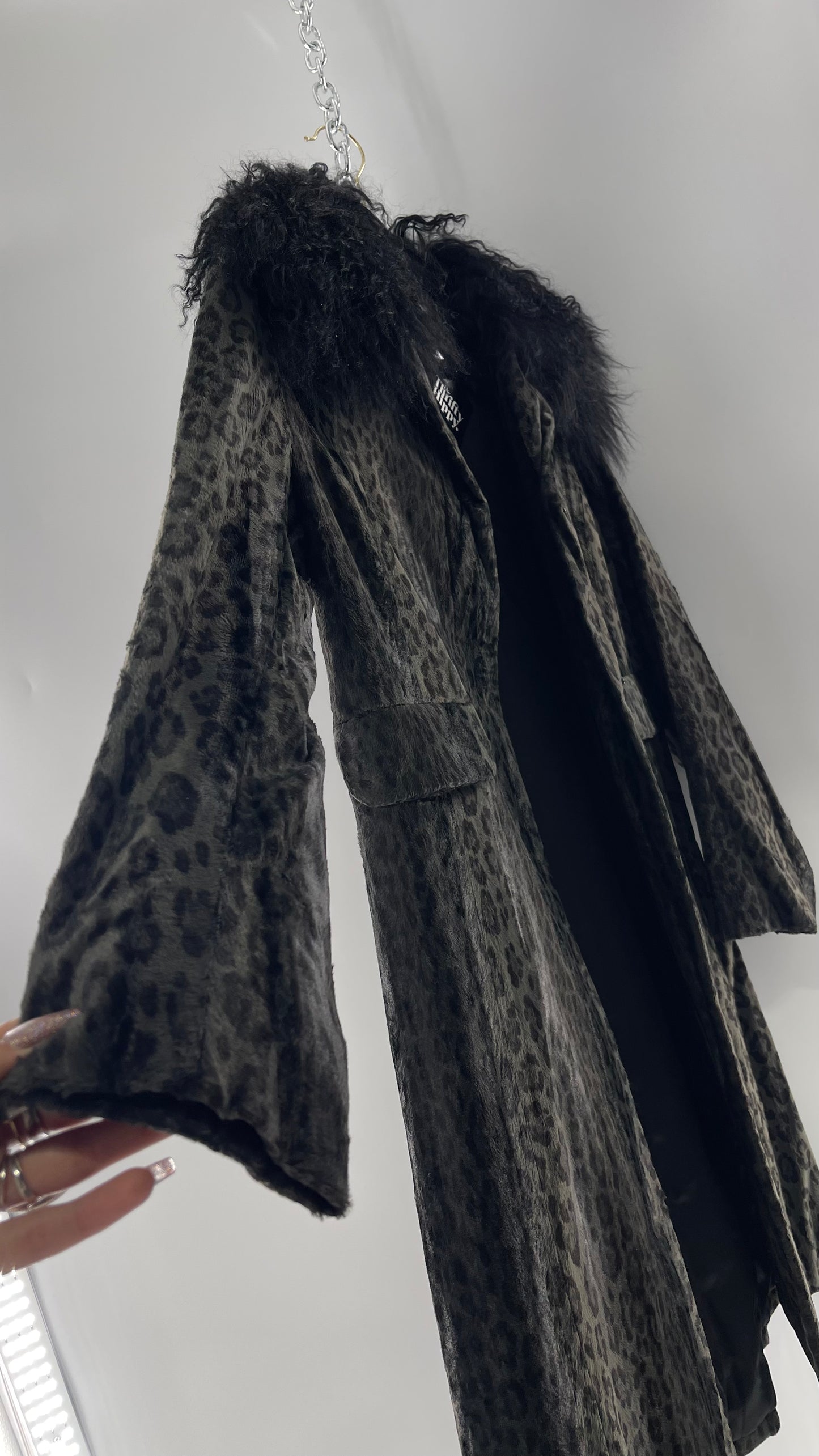 Vintage Romanian RAMOSTEPH Black/Gray Leopard Print Coat with Mongolian Fur Collar (Medium)