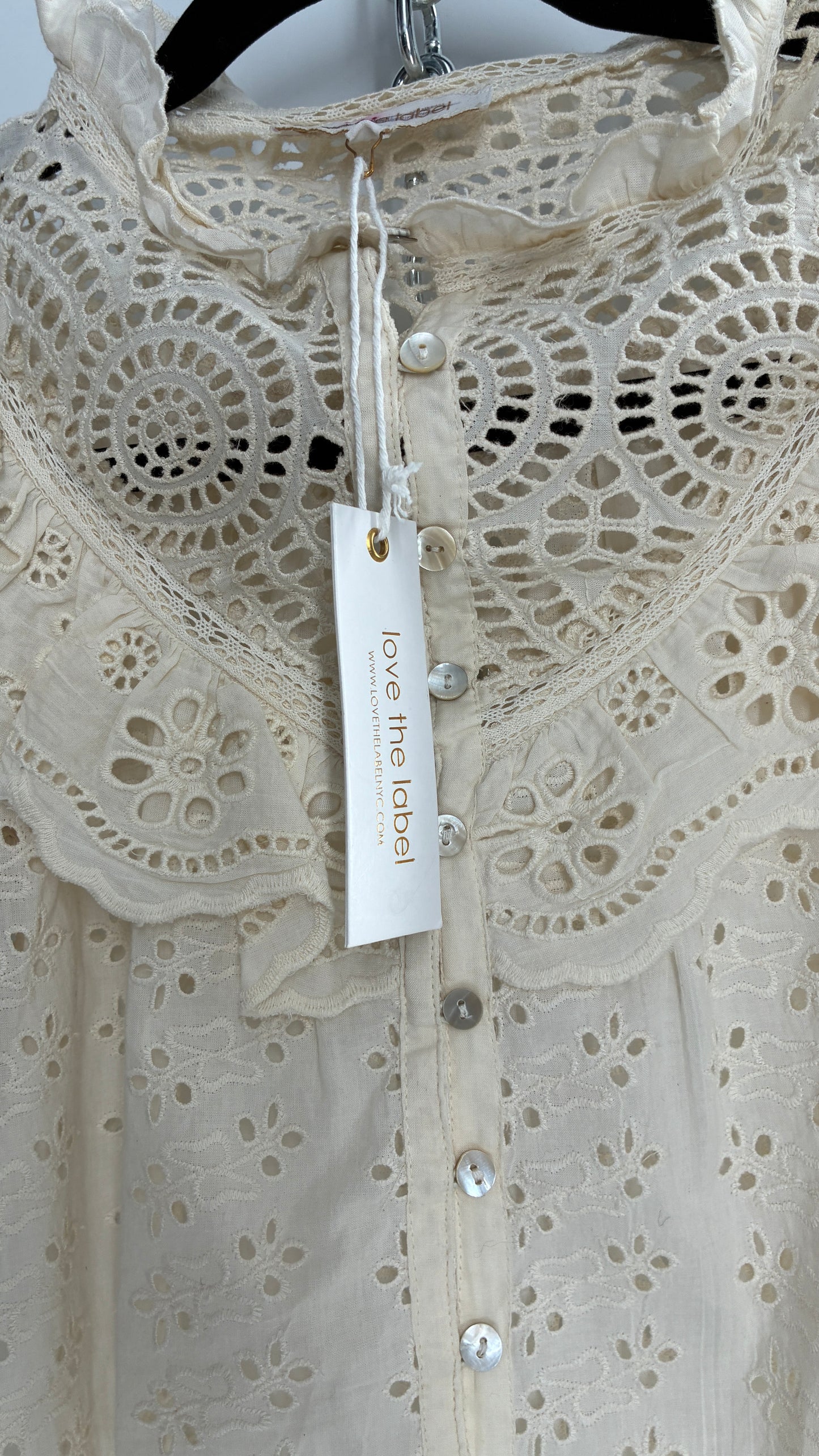 Love the Label Off White Button Front Puff Sleeve, Lace Eyelet Blouse (XS)