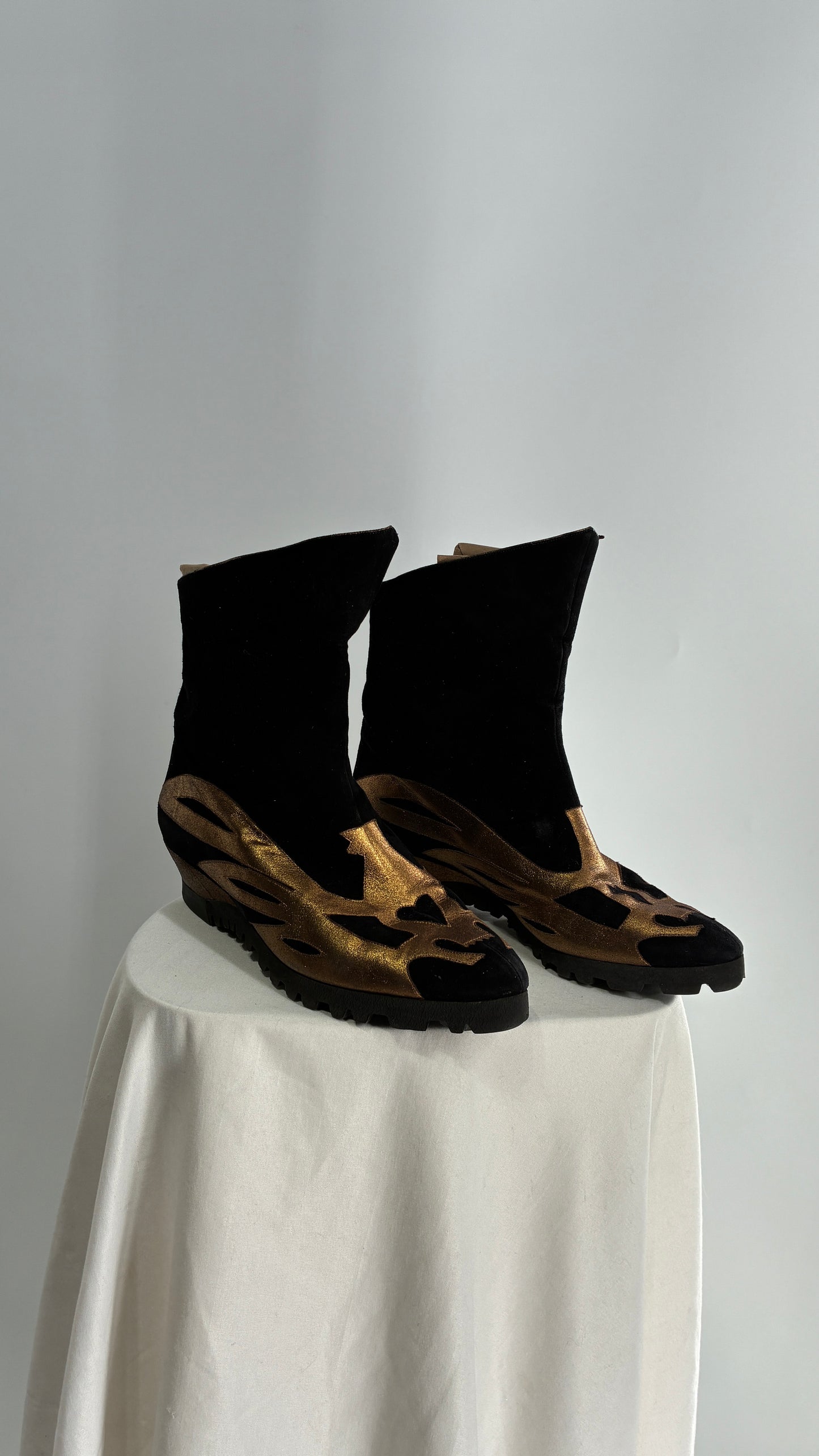Vintage 1960s Pancaldi for MARLOWE Black Suede Gold/Bronze Appliqué Patchwork Pointed Toe Boot (38.5)