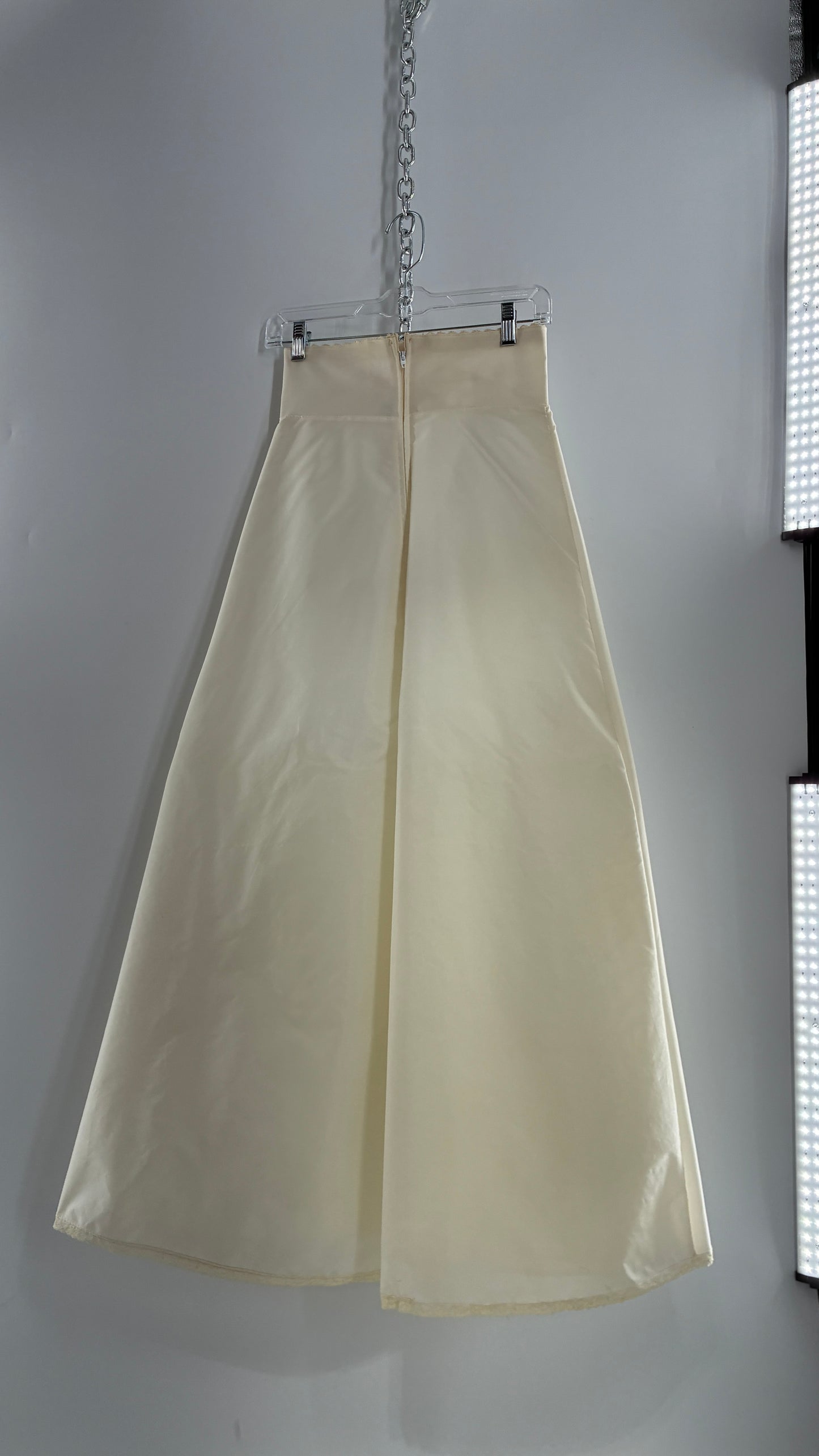 Vintage 1960s Off White Crinoline Style Skirt with Layers of Tulle (Small)