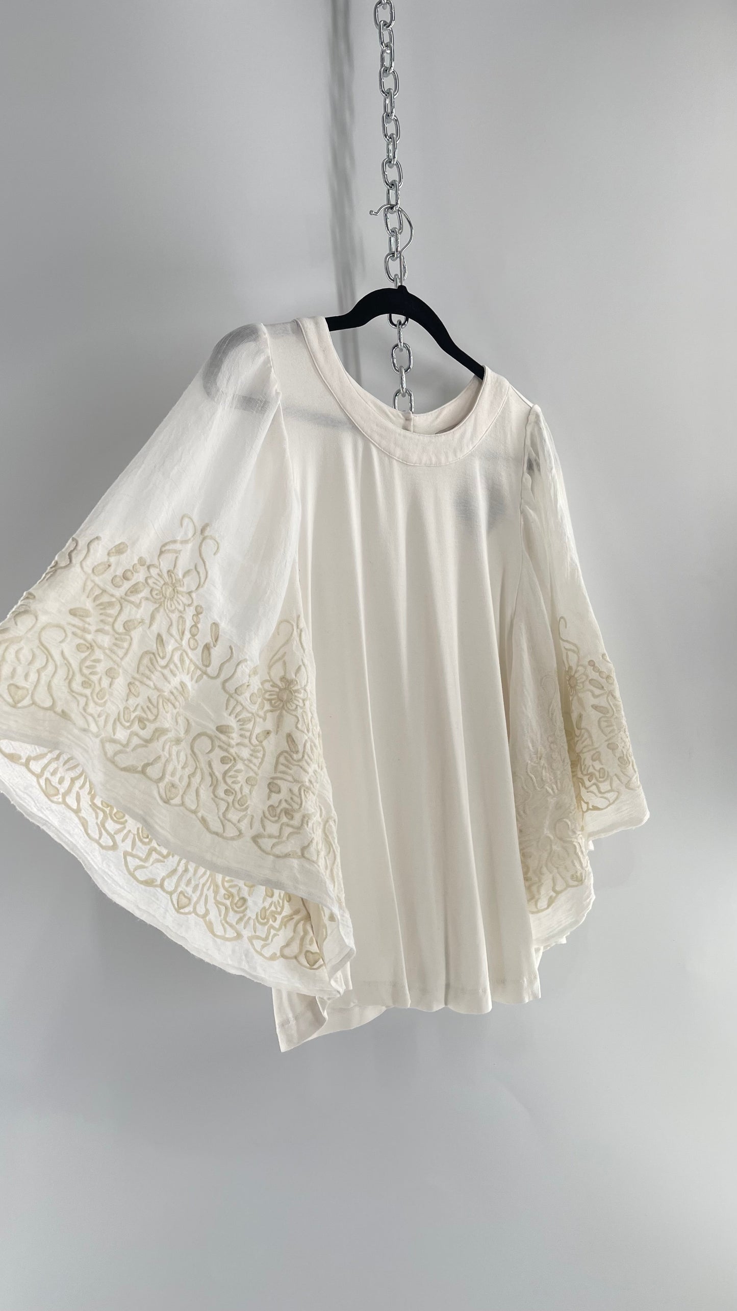 Anthropologie Eri + Ali White Embroidered Bat Wing Blouse (Medium)