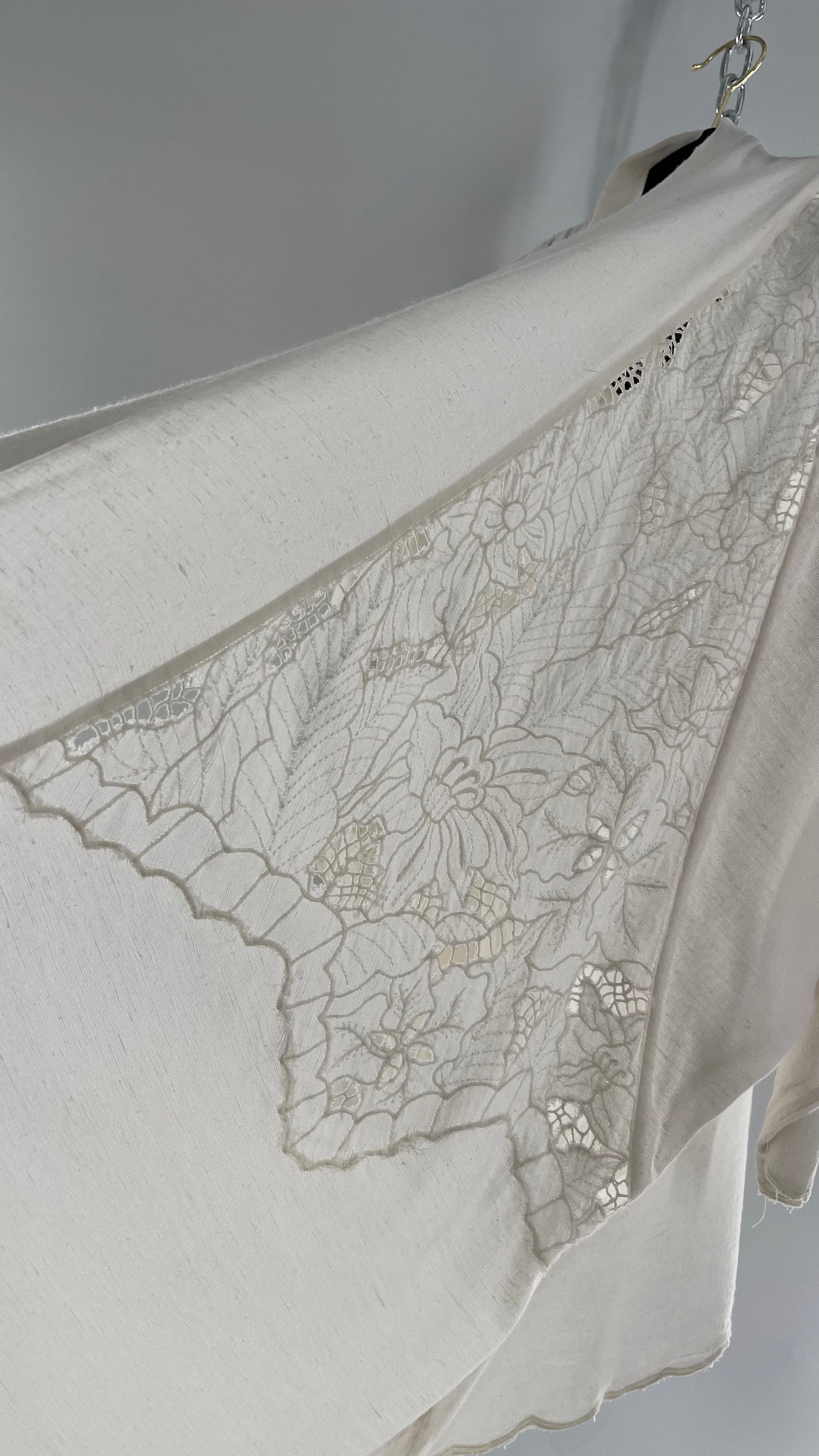 Intimately Free People Linen/Cotton White Cape with Embroidery Design (Medium)
