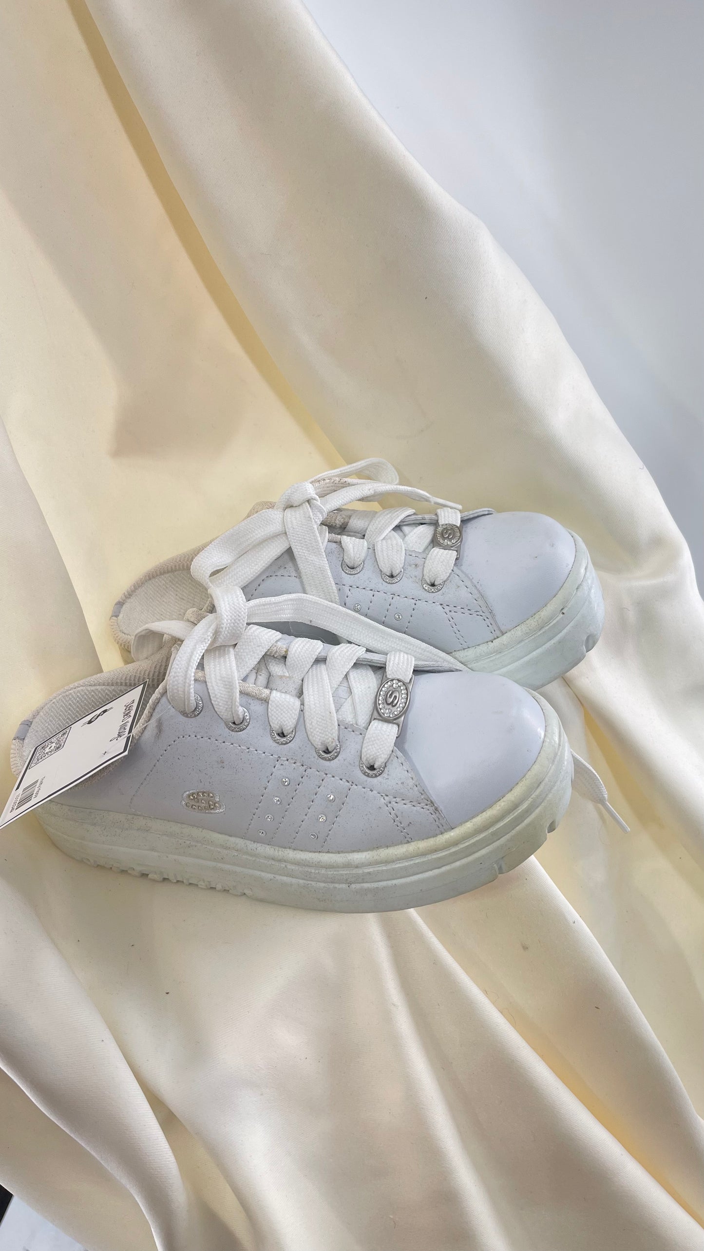 Vintage White Sketchers Slip on Platform Jammer Sneakers with Bedazzled Details (6)