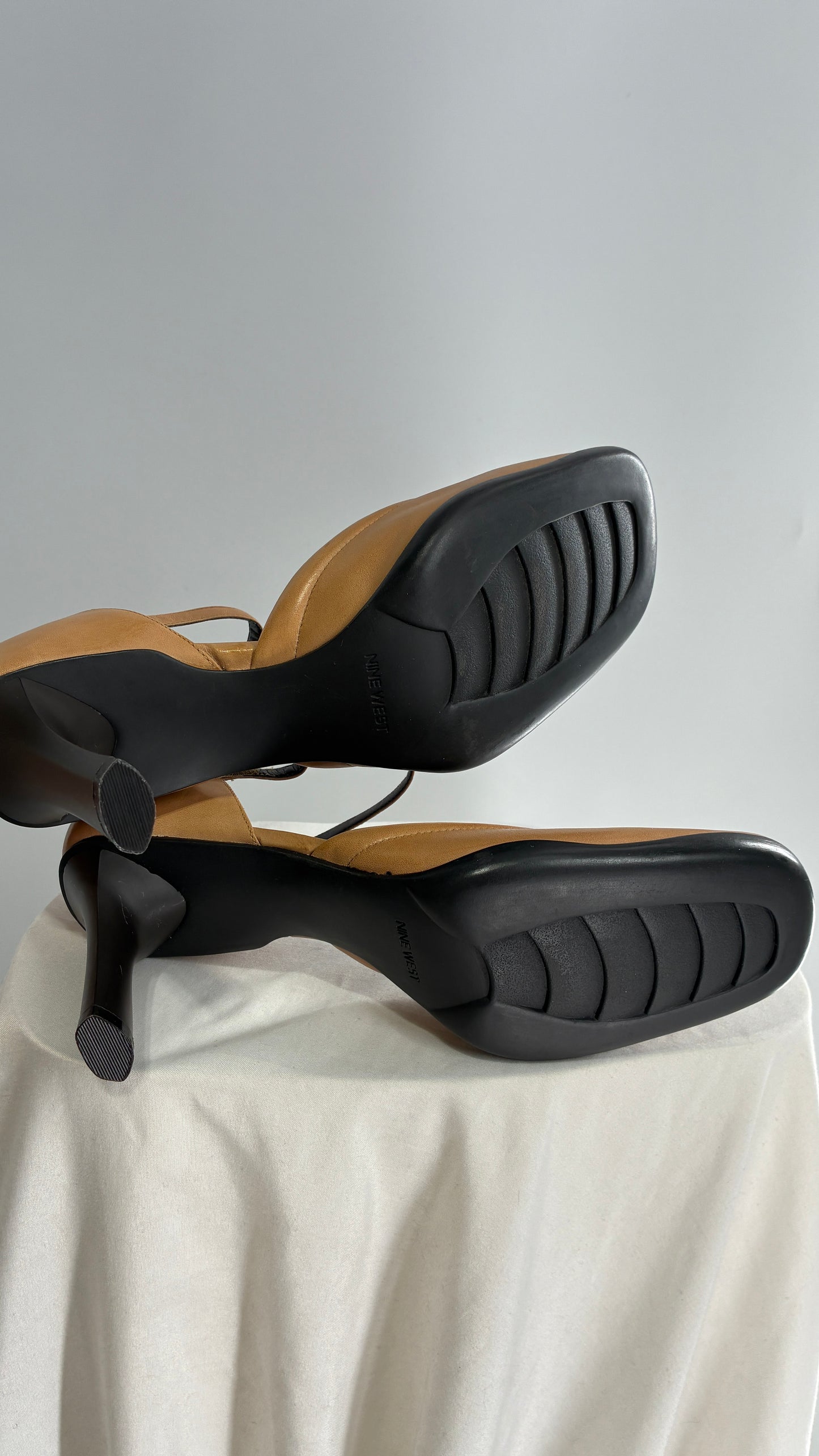 Vintage Nine West Camel Leather Square Toe Mary Jane Style Heels (8.5)