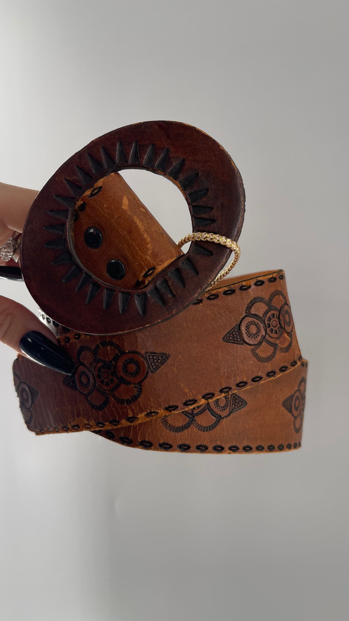 Vintage 70s Hand Tooled HandCrafted Embossed Genuine Leather Belt (S/M)