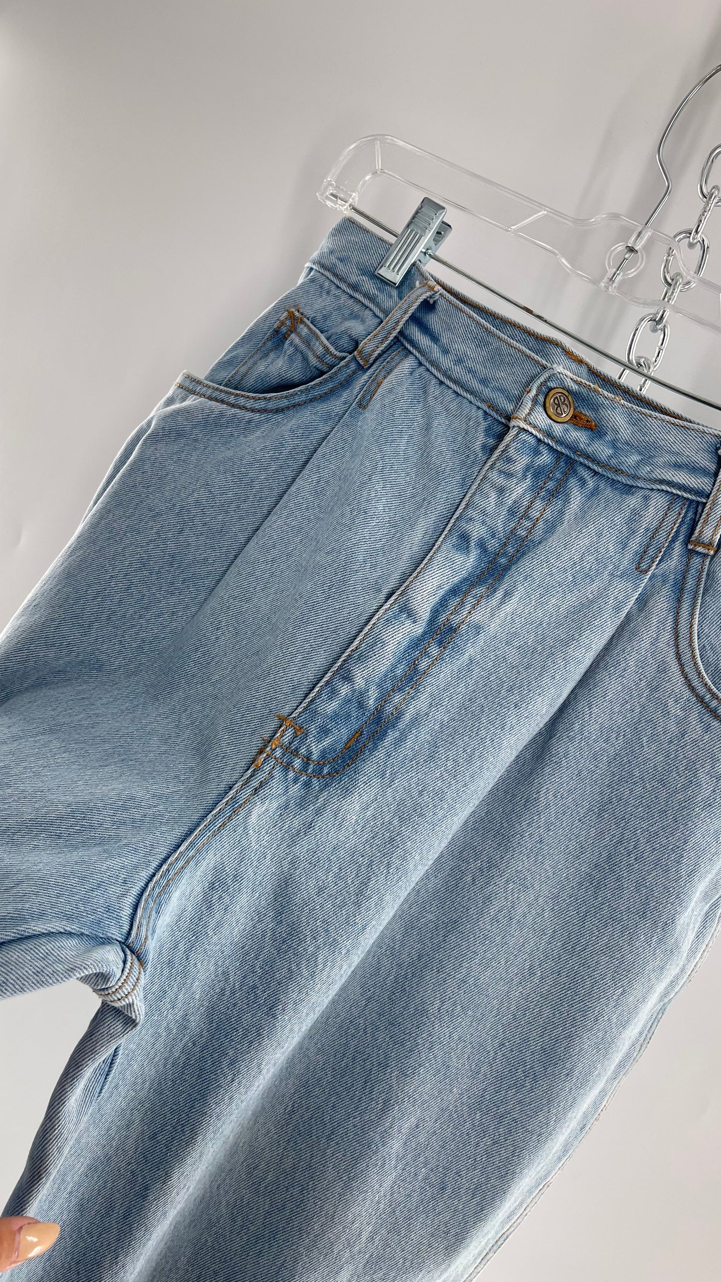 Vintage BILL BLASS Light Wash Ultra High Rise Mom Jean (12)