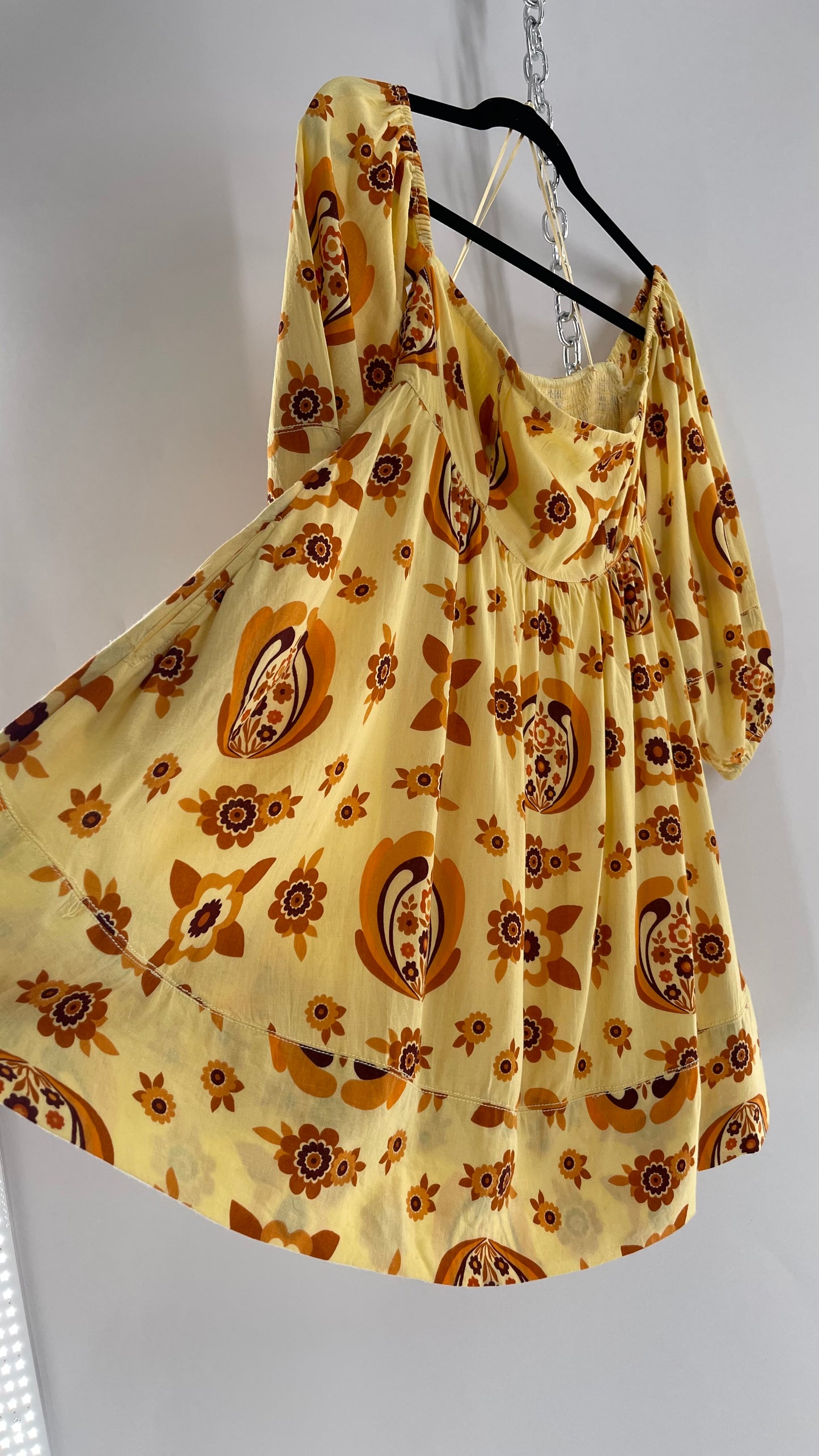 Urban Outfitters 1970s Puff Sleeve Retro Printed Babydoll Mini (Small)