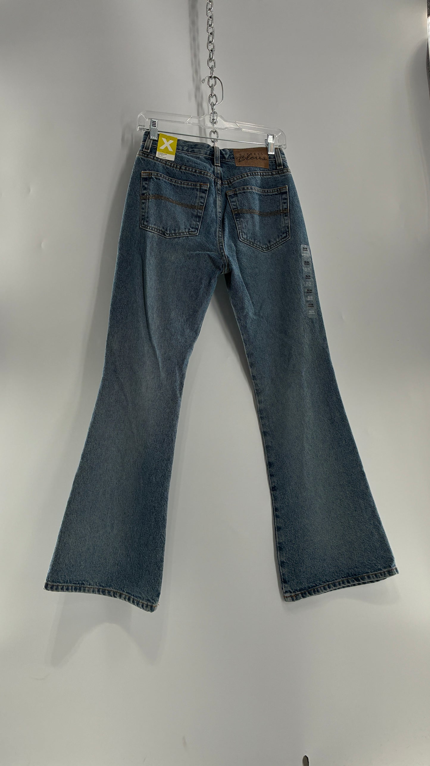 Deadstock Vintage Express Bleus Light Wash Short Flares Made in Mexico (5/6)
