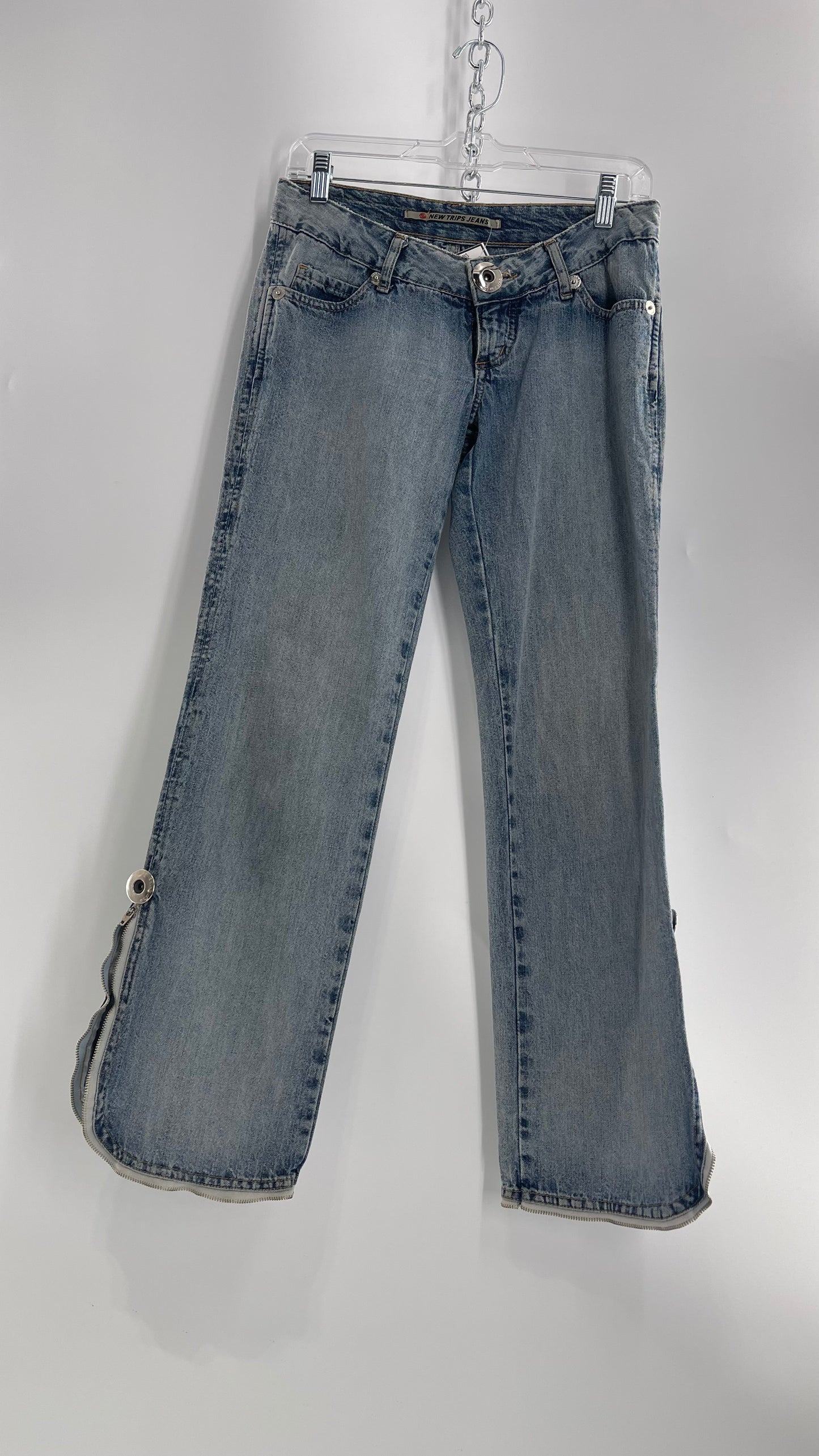 Vintage New Trips Light Wash Kick Flare Jeans with Zipper Hem Detail, V Waistline and Oversized Metal Buttons (40)