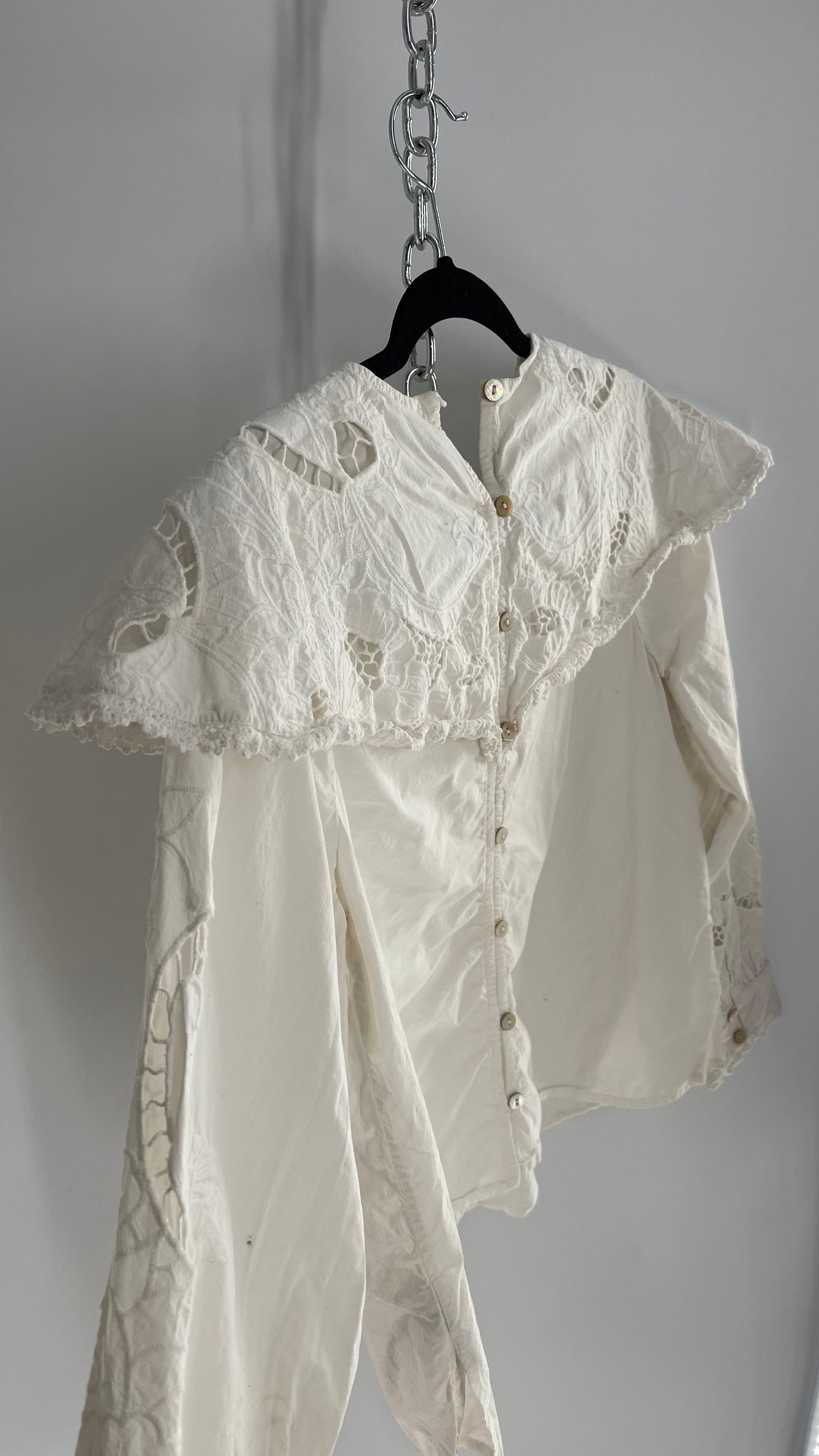 CLEOBELLA White Cotton Prairie Blouse with Lace Balloon Sleeves and Collar (Small)