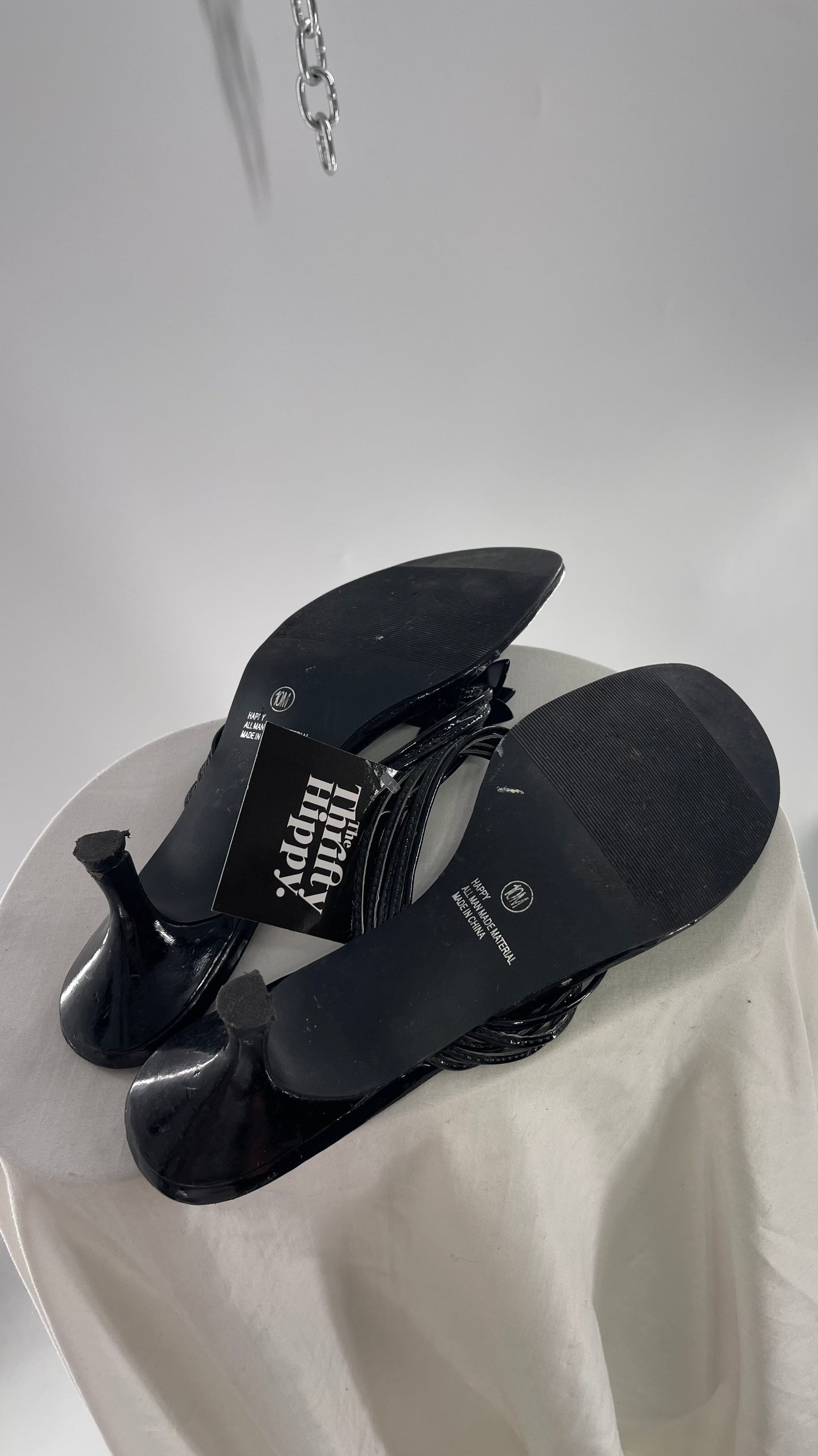 Vintage DressBarn Black Strappy Kitten Heel Thong Sandal with Plastic Flower Rosette (10)