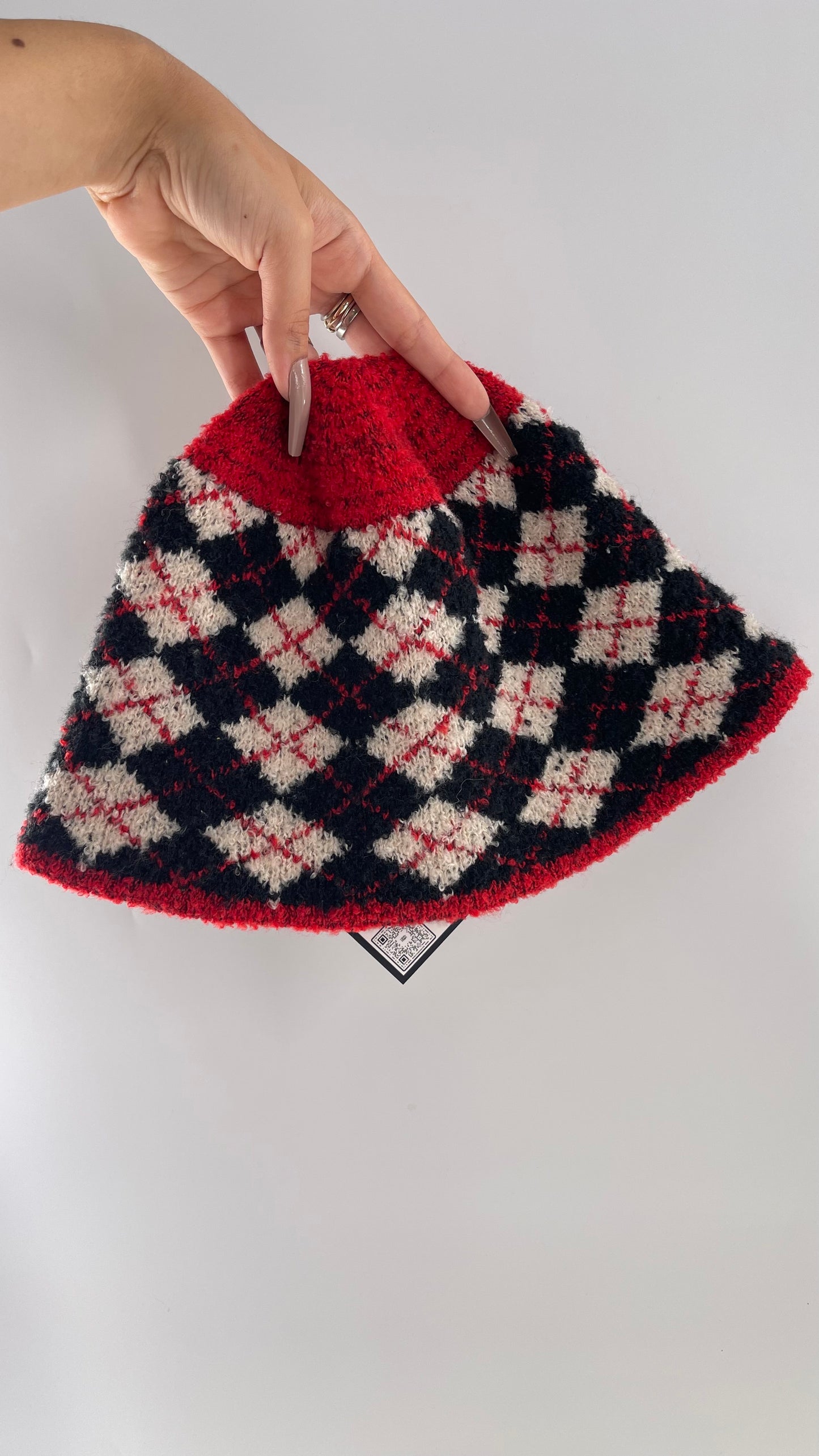 Argyle Patterned Knit Bucket