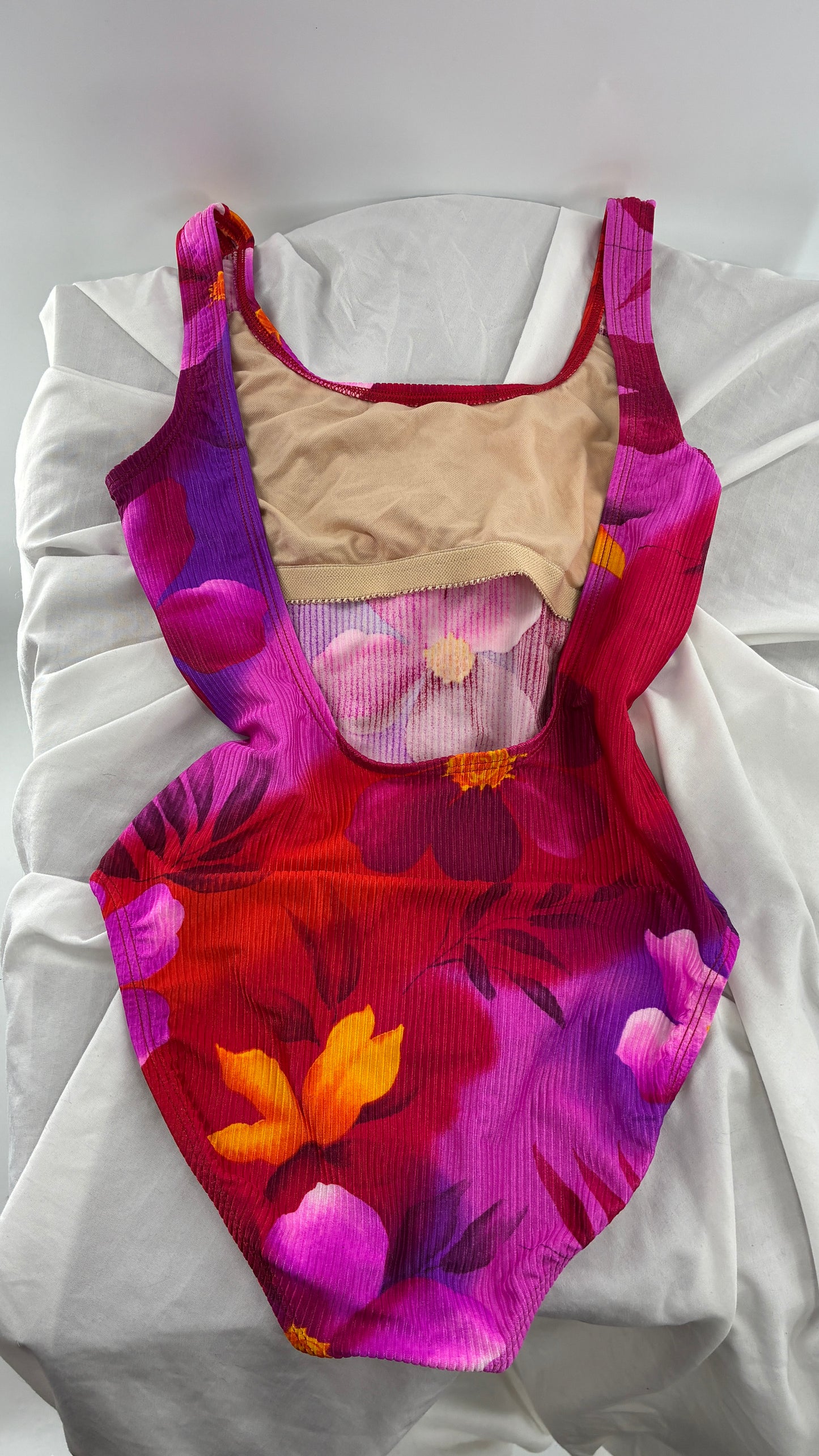 Vintage CATALINA Hibiscus Tropical Florals Open Back Swimsuit (Medium)