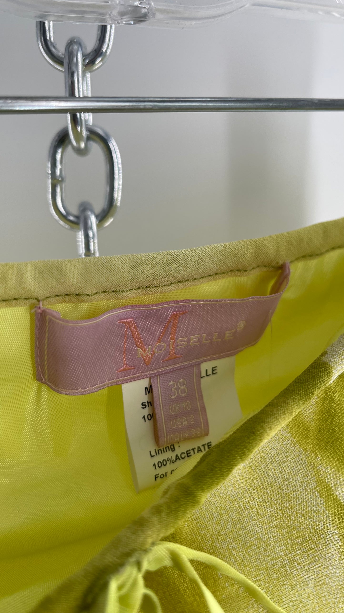 MOISELLE Neon Green Skirt with Blurred Roses, Low Waist, and Satin Ribbon (38)