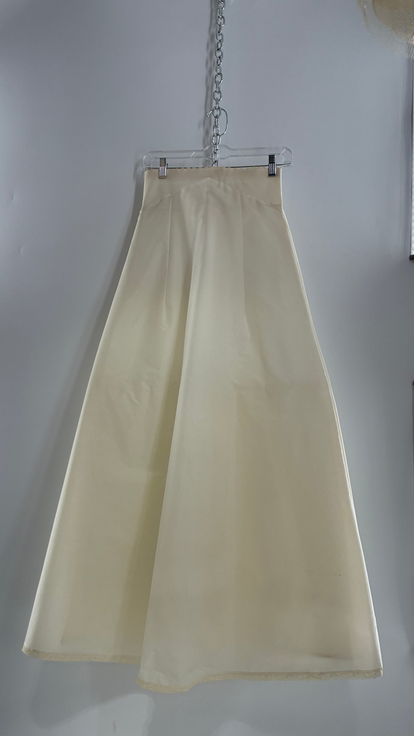 Vintage 1960s Off White Crinoline Style Skirt with Layers of Tulle (Small)