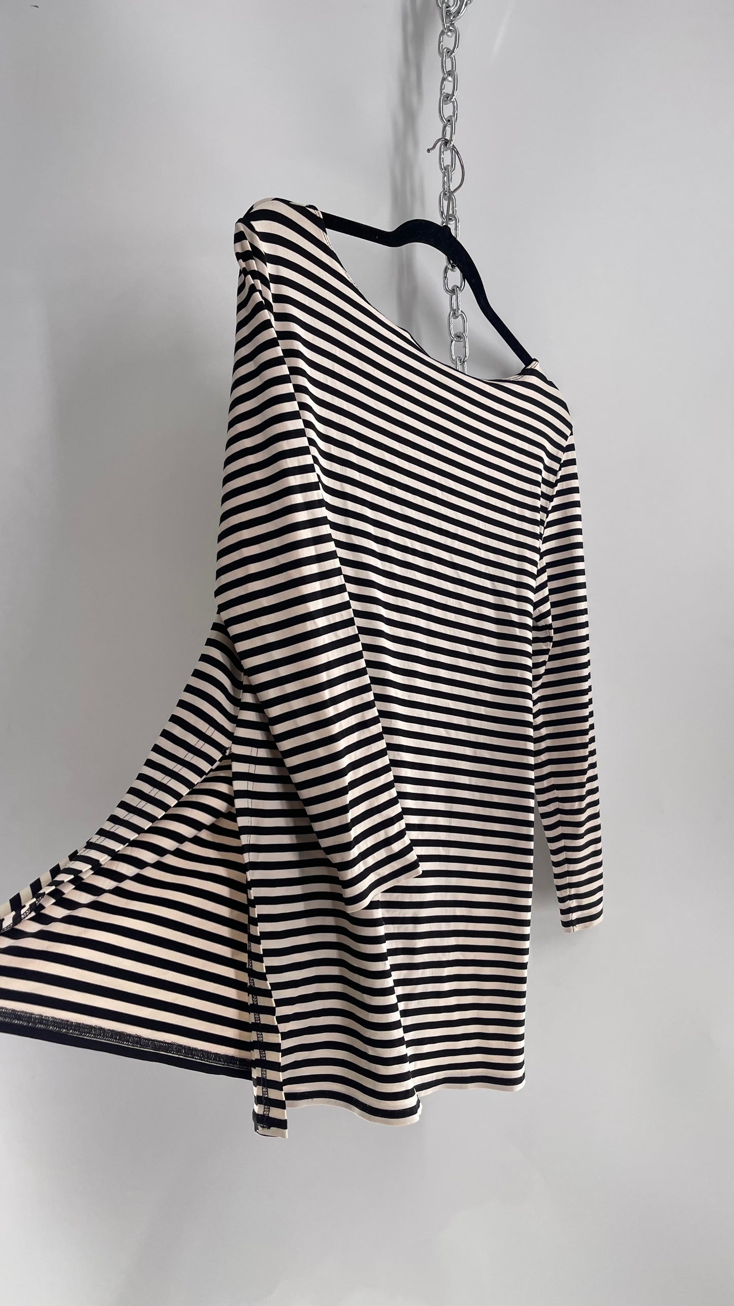 Vintage Striped Black and White Long Sleeve (90% Acetate) (M/L)