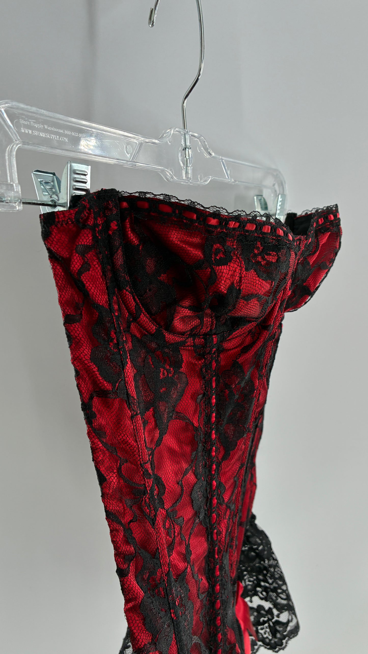 Vintage Frederick’s of Hollywood Red Black lace Overlay Corset with Bows and Ribbon Detailing (32)