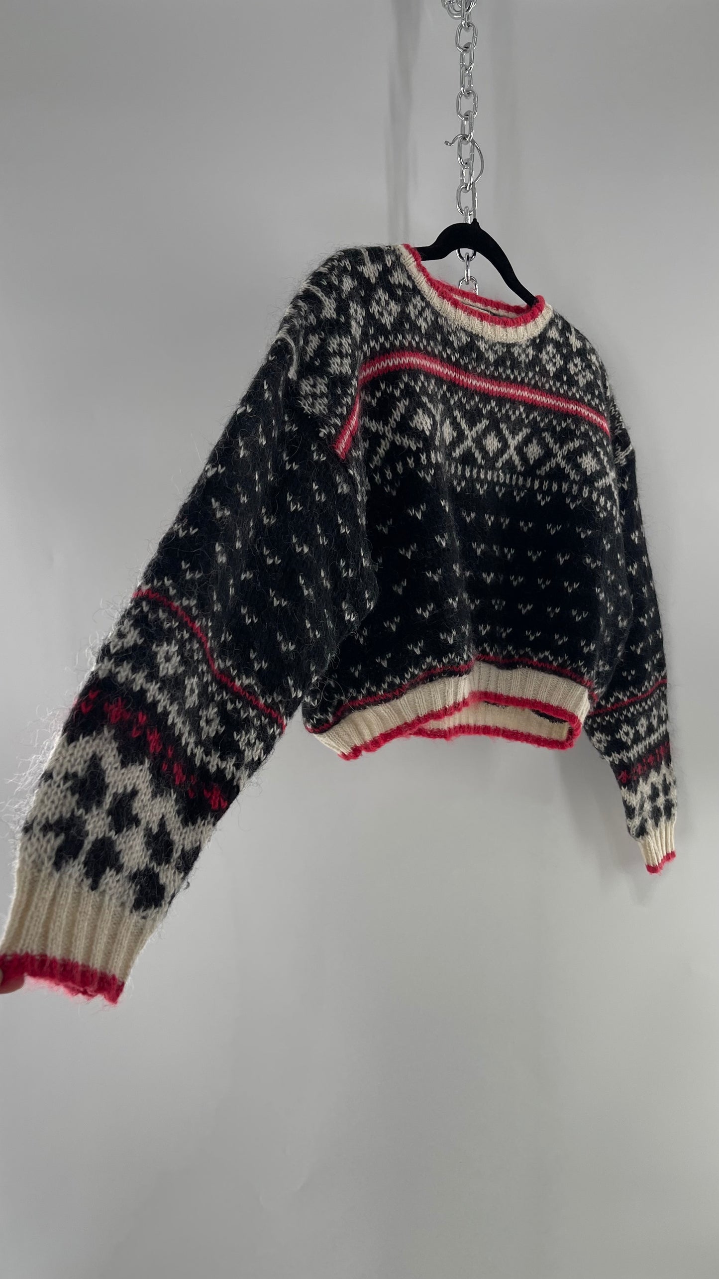 1980s Vintage Wool Black/White/Red Cropped Sweater (Medium)