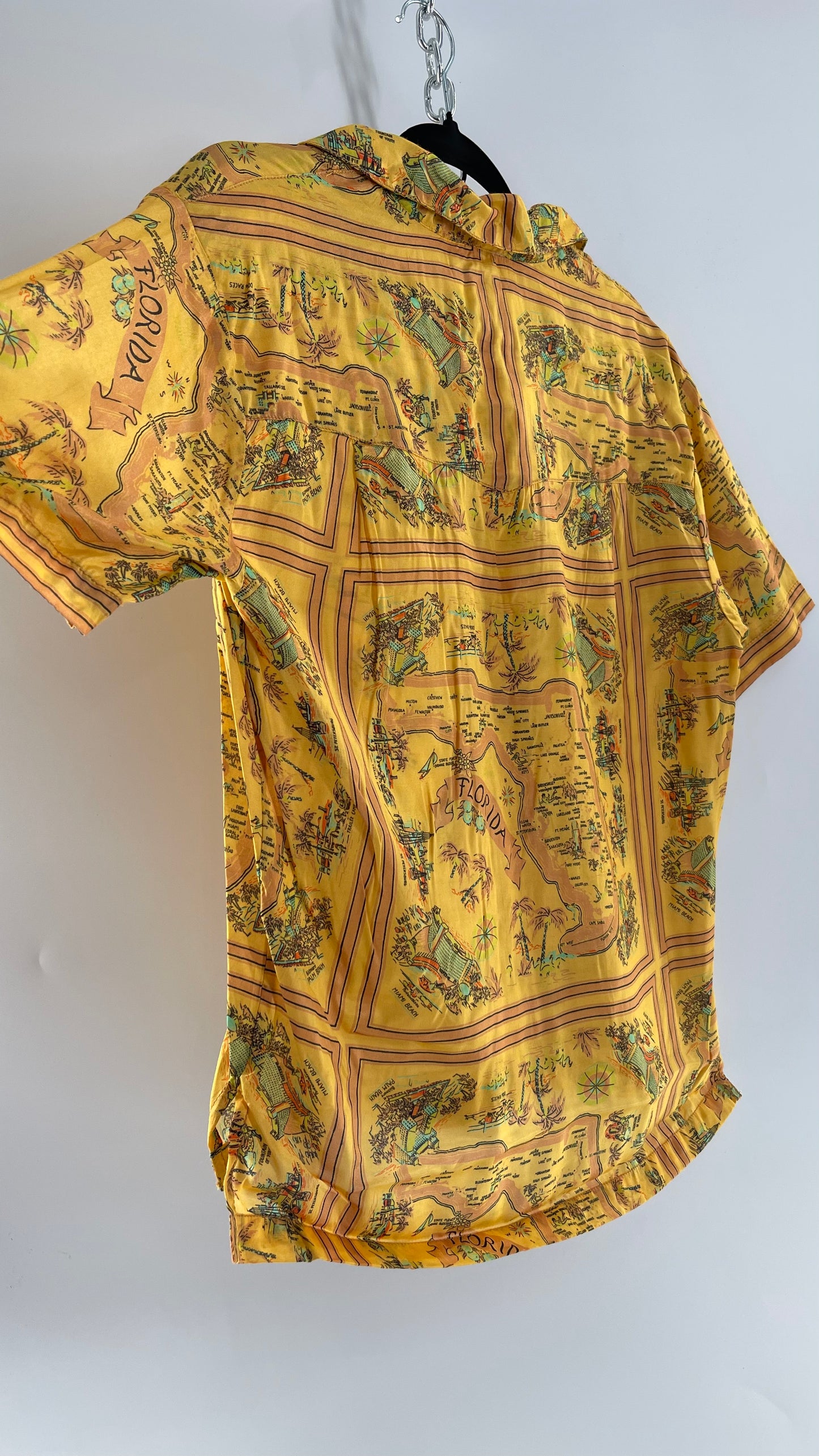 Urban Outfitters Yellow Old School Map of Florida Men’s Button Up (Small)