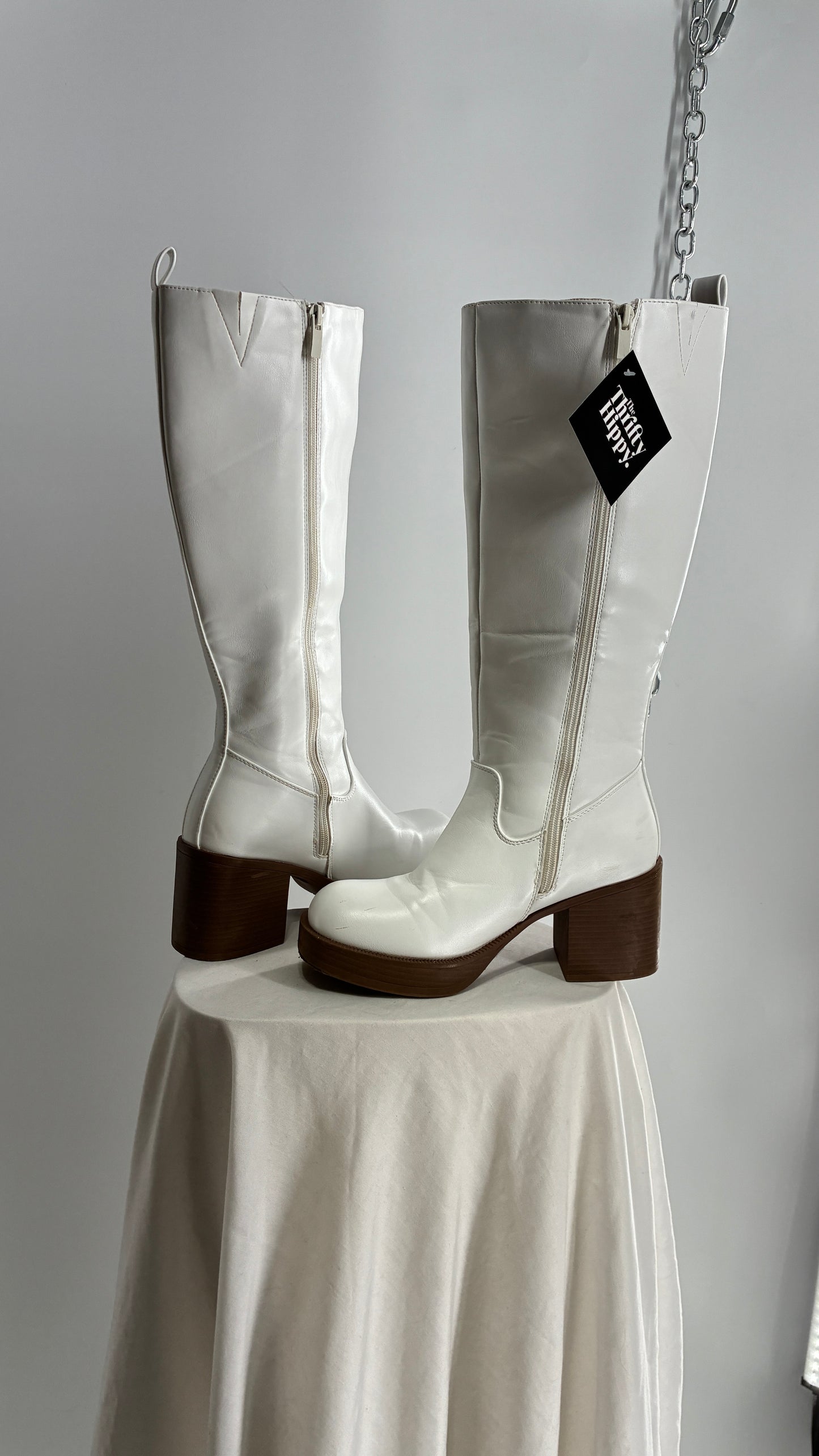 Vintage TOP MODA White Knee High GoGo Boots with Chunky Heel (7.5)