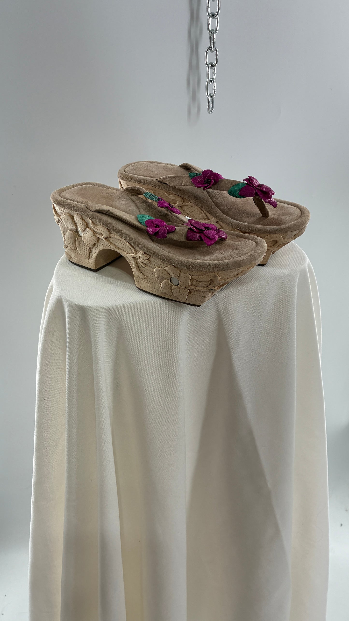 RARE Vintage VALERIA LACERDA Wooden Platform Sandal with Engraved Florals, Fuchsia Flowers and Mirror Details (7)