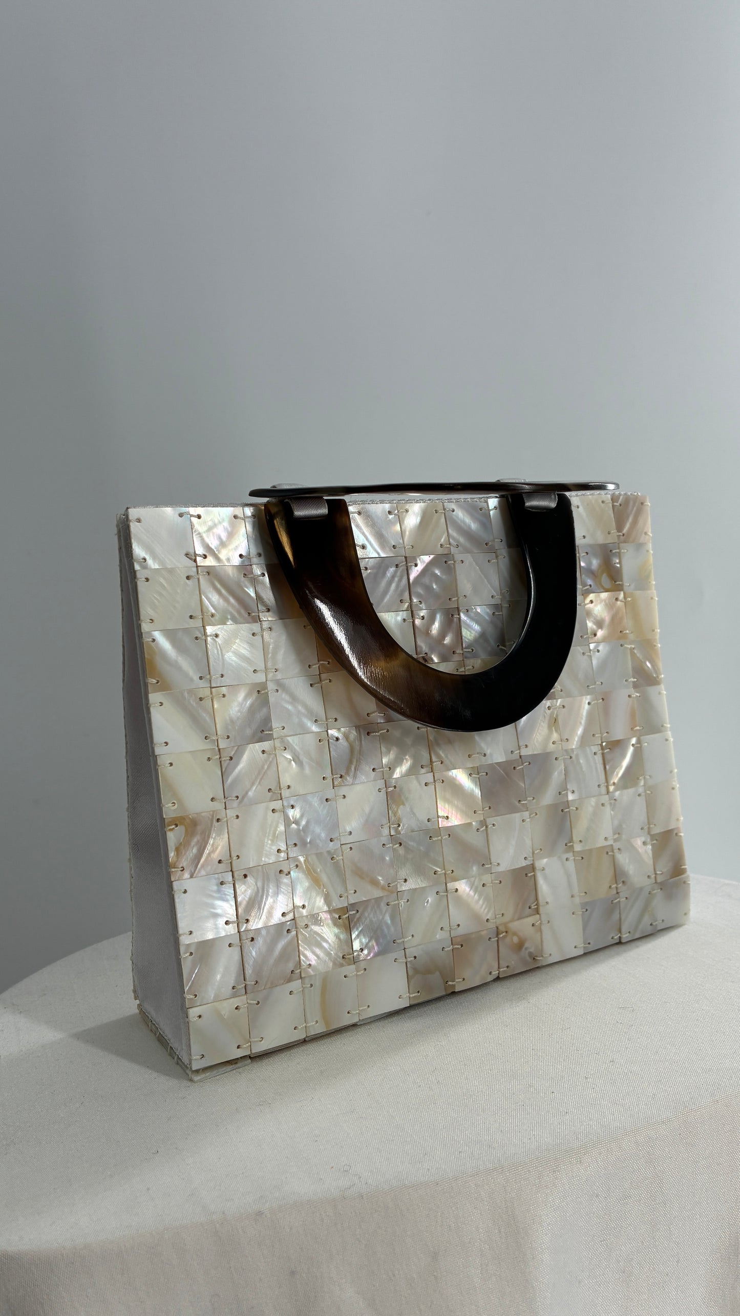Vintage Seashell Off White Tile Mini Hand Bag