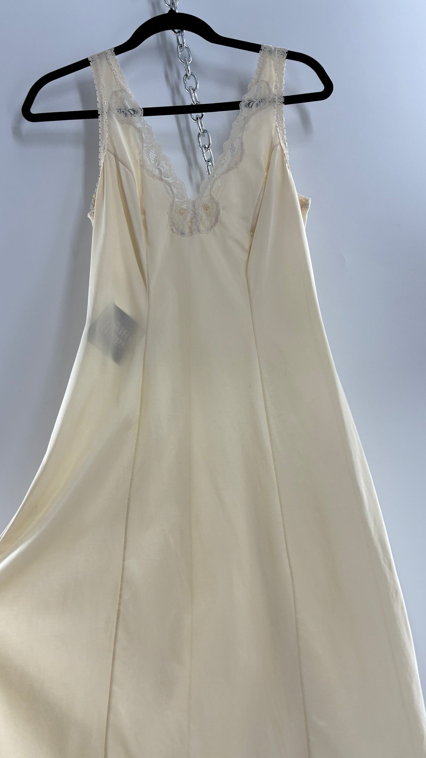 Vintage 1960s JENELLE of CALIFORNIA Slip Lace Trimmed Dress (Small)