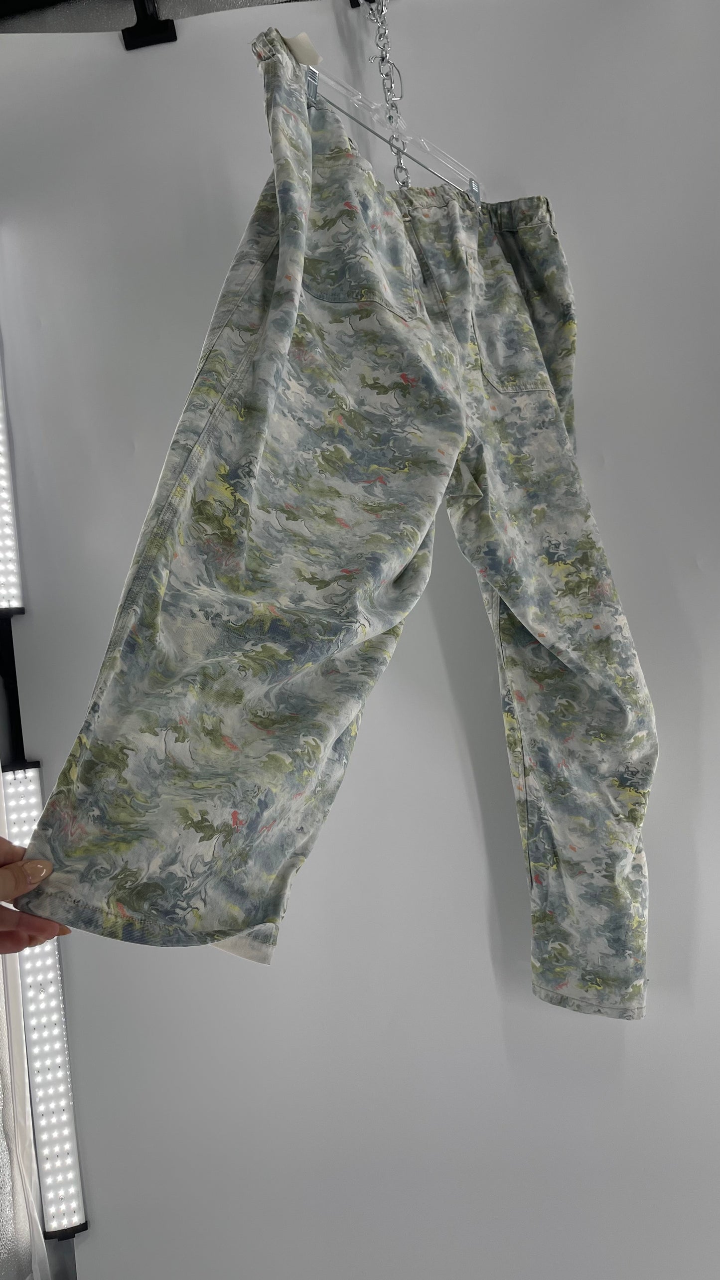 Pilcro Anthropologie Lilly Pad Pond Painted Water Color Cargos (26W)