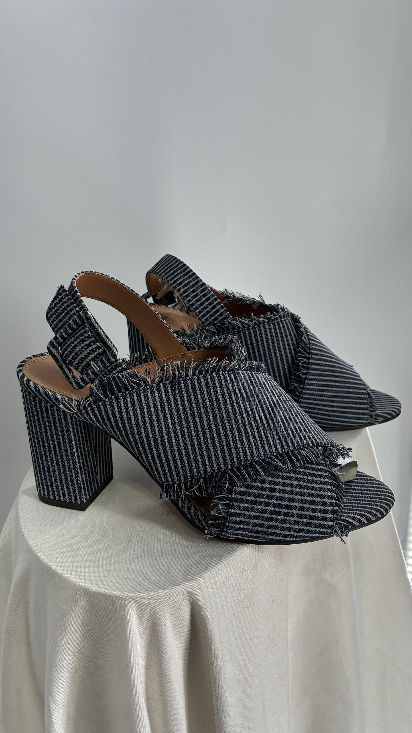 Urban Outfitters Denim Cross Over Sling Back Heels (9)