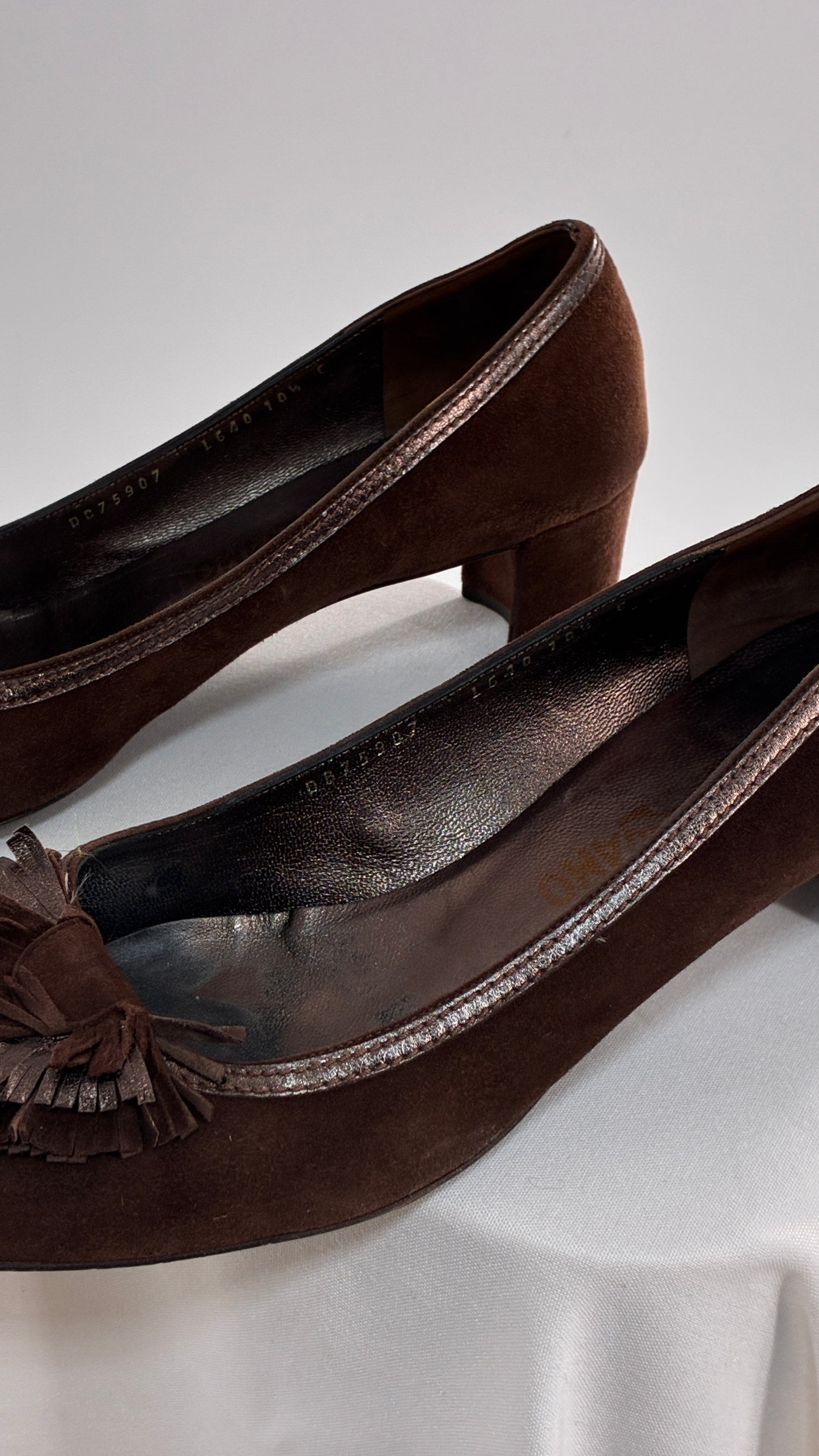 Vintage SALVATORE FERRAGAMO Brown Suede Leather Kitten Heel (10.5)