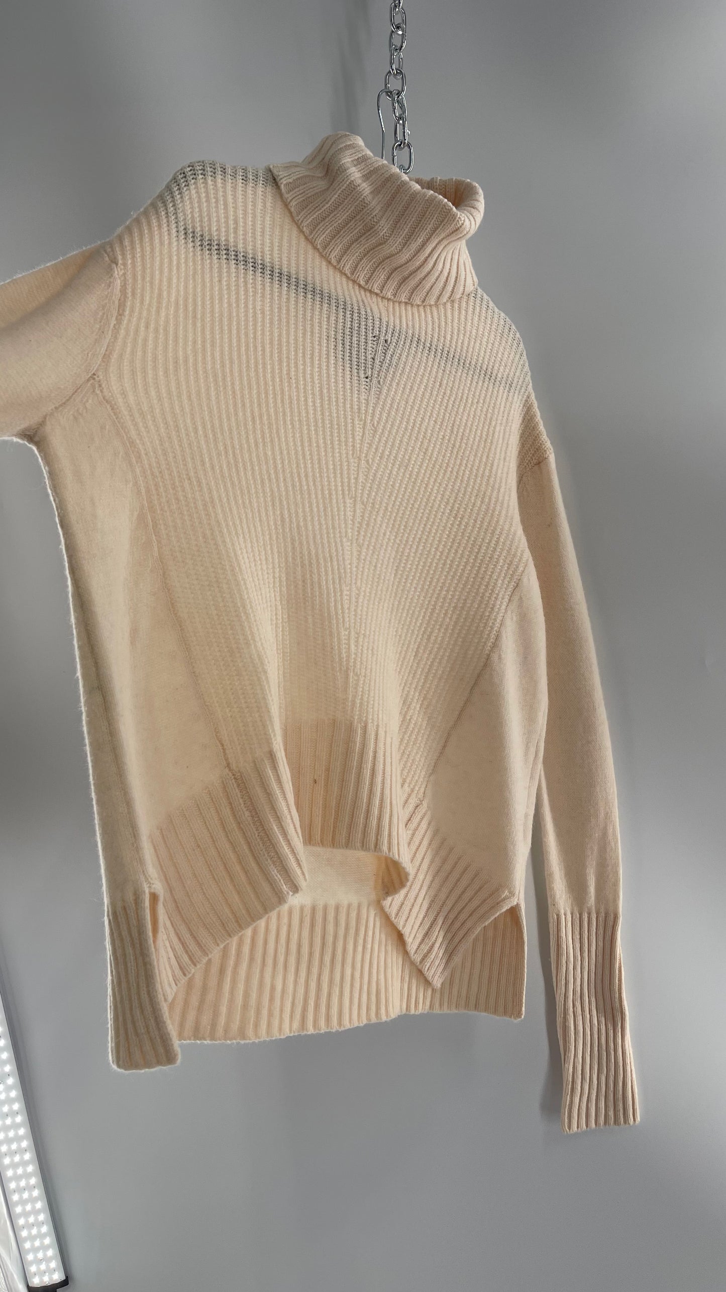 MOTH Anthropologie 80% Wool Ivory Off White Knit Turtle Neck Sweater (Small)