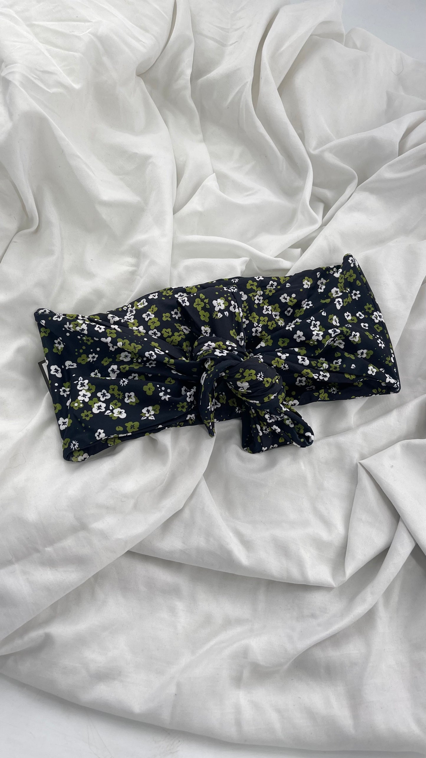 GILLIA swim Black Tie Up Bandeau with Green Poppy Florals (Medium)