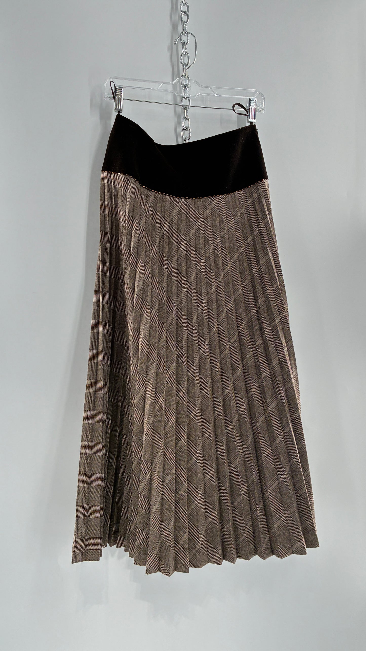 Vintage CAROLE LITTLE Plaid and Pleated Skirt with Wide Velvet Brown Waist Band (6)
