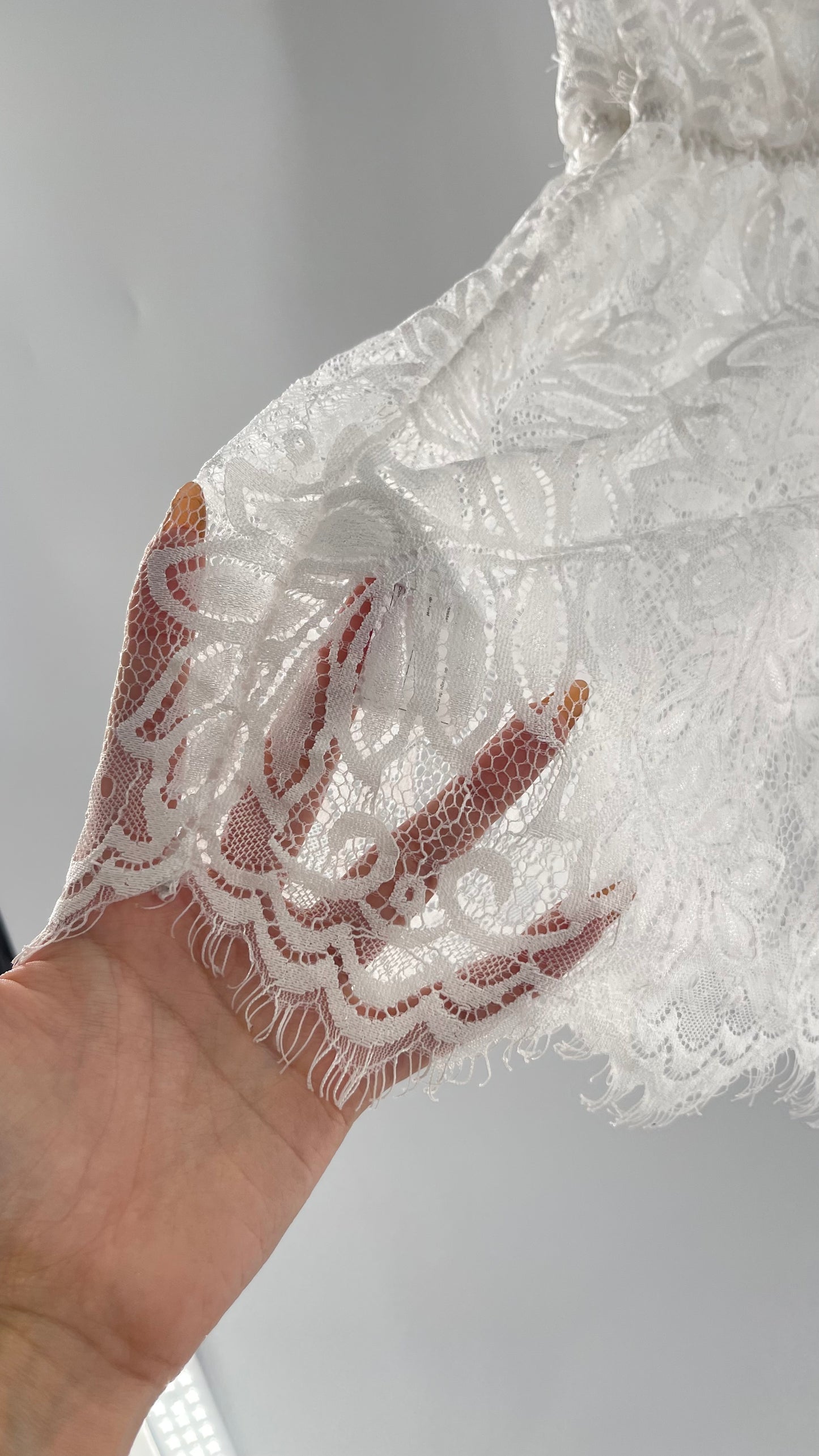 Vintage White Lace Scalloped Negligée Blouse (Small)