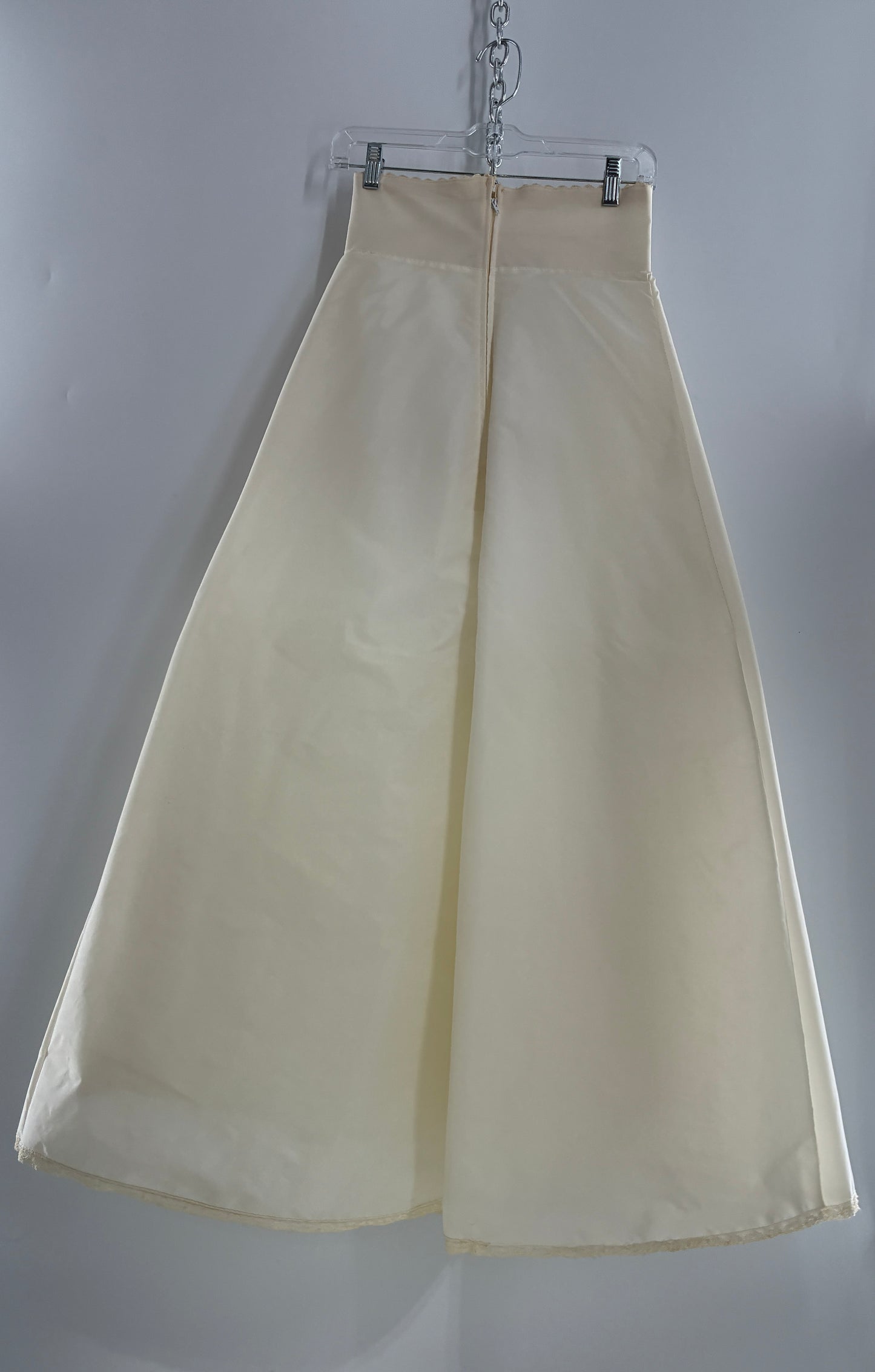 Vintage 1960s Off White Crinoline Style Skirt with Layers of Tulle (Small)