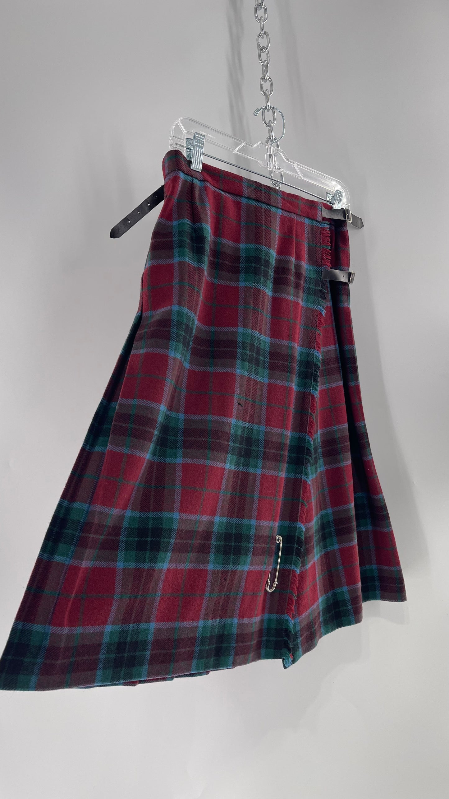Vintage Clan Crest Pure New Wool Tartan Plaid Skirt with Oversized Pin Made in Scotland (36)