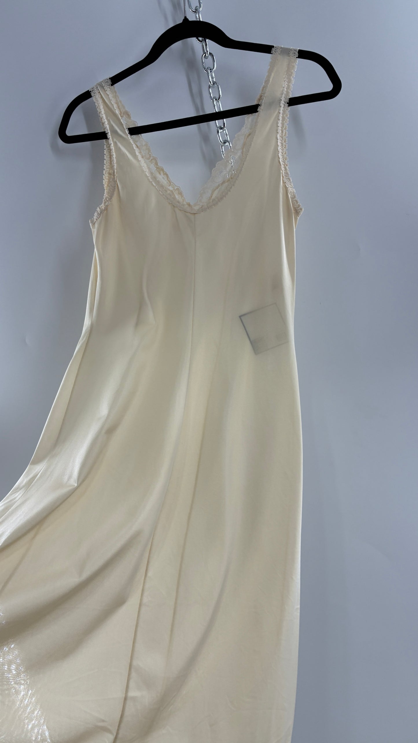 Vintage 1960s JENELLE of CALIFORNIA Slip Lace Trimmed Dress (Small)